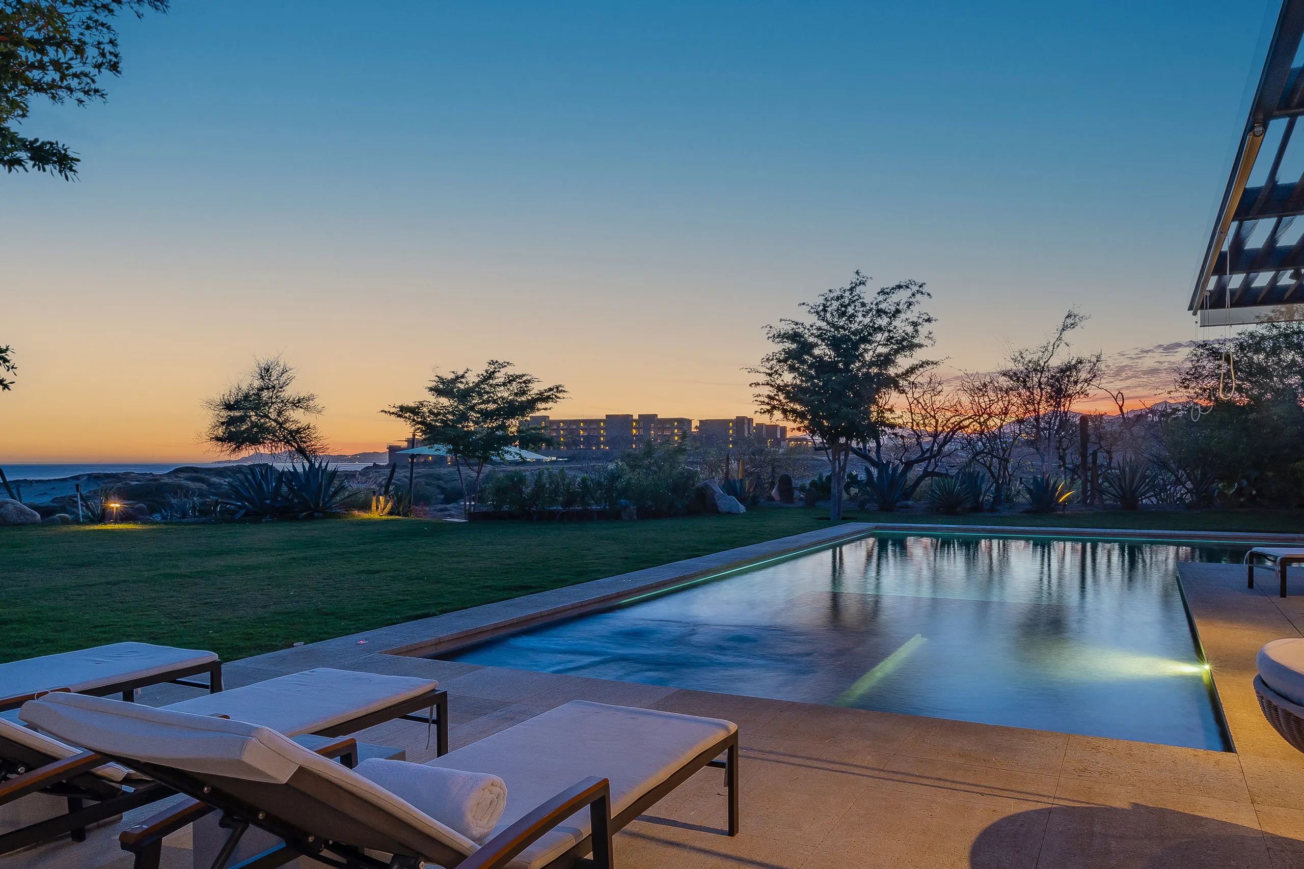 Architectural San Jose del Cabo Villa with Pool and Ocean Views — photograph 8