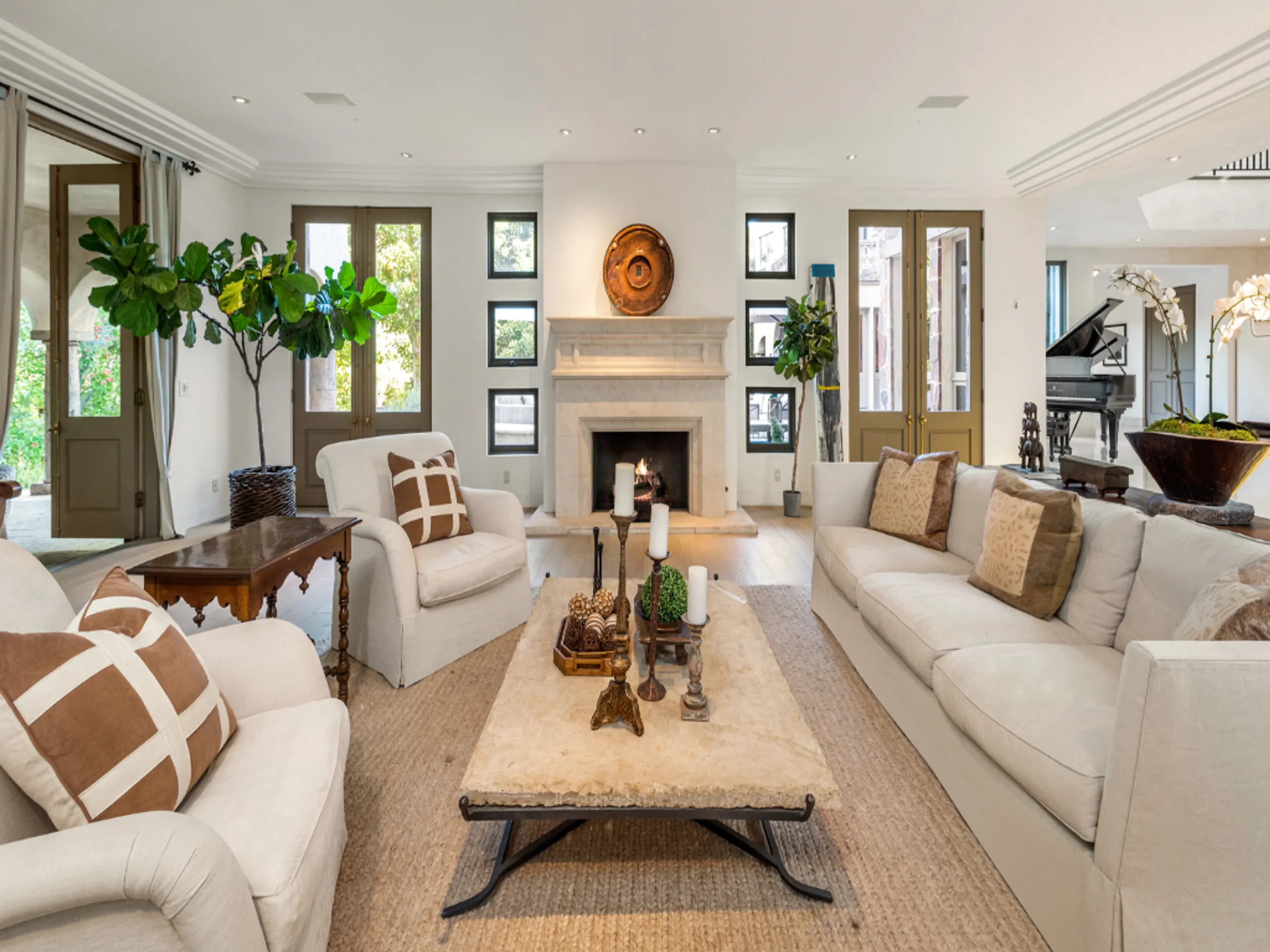 Majestic 12,000 Sq.Ft. Tuscan Estate with Pool, Spas & Recording Studio — photograph 9