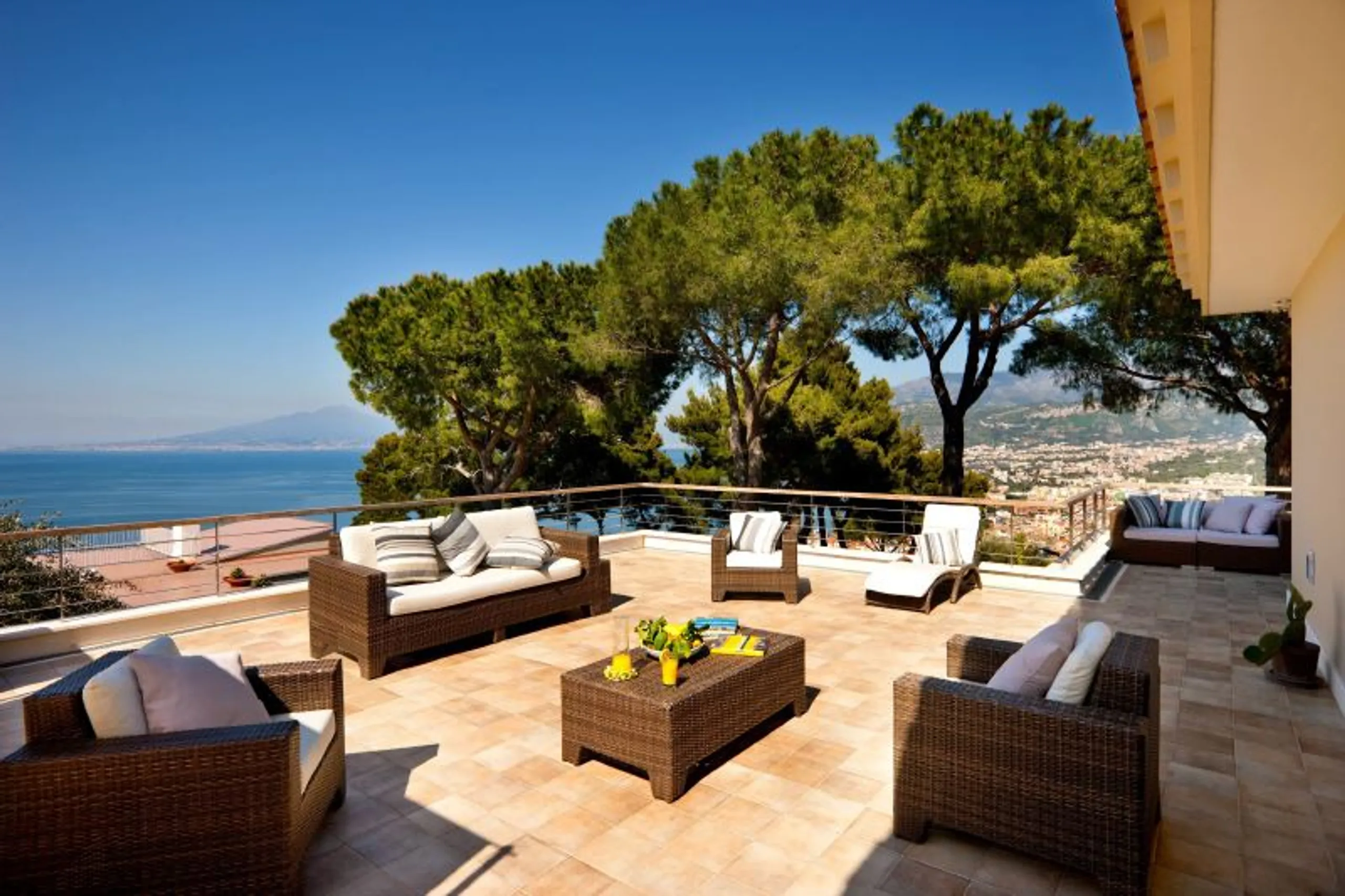 Radiant Modern-Minimalist Villa with Private Pool and Sea Views — photograph 6