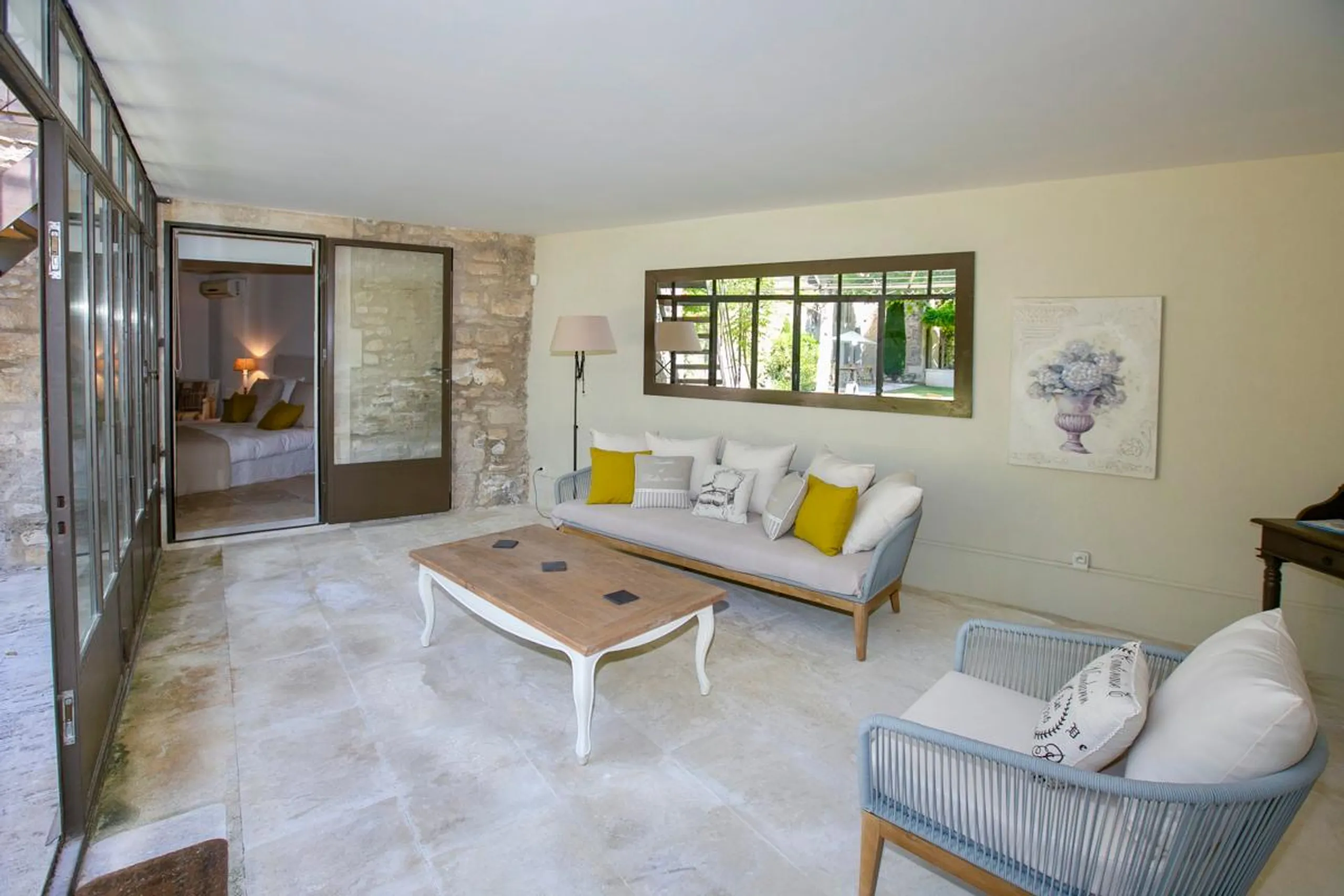 Opulent Provence Villa with Private Heated Pool, and Extensive Gardens — photograph 12