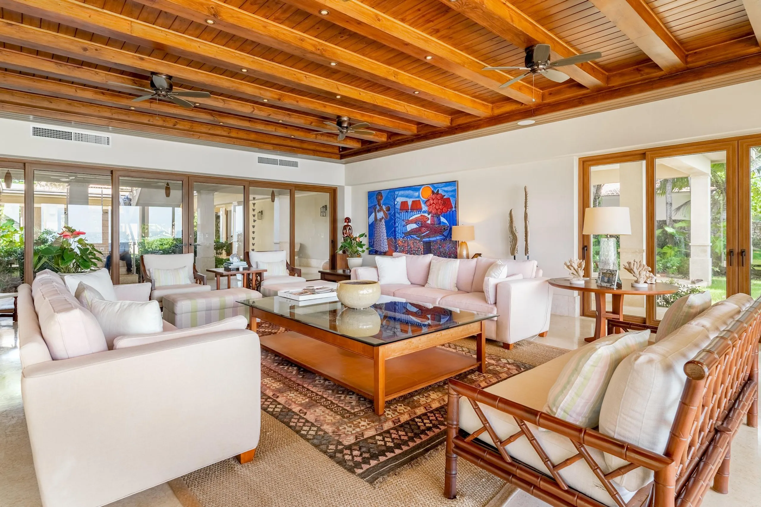 Pristine Oceanview Villa with Luxury Pool — photograph 8