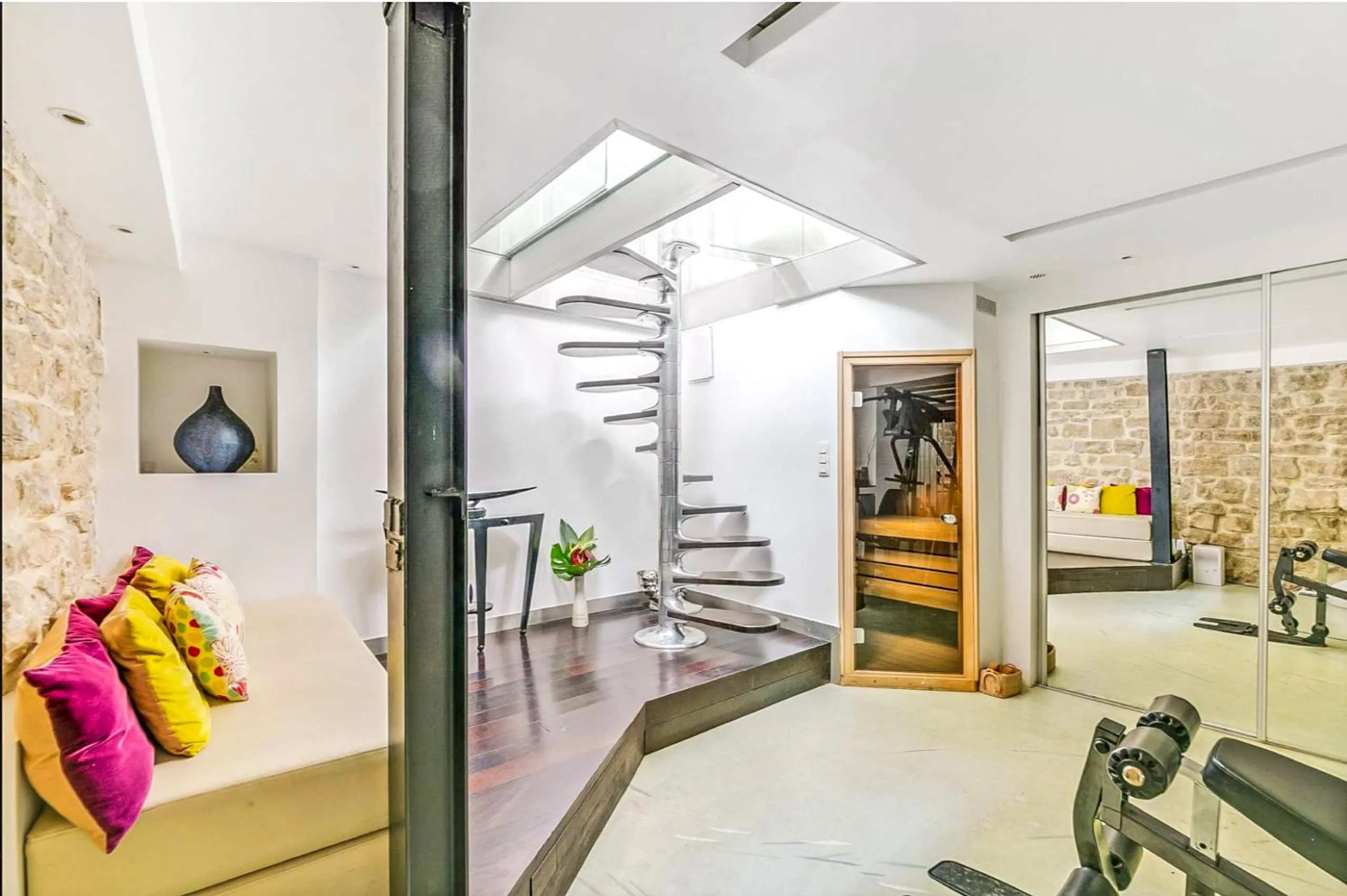 Superb 4BR Villa with Luxurious Space and Fully-equipped Kitchen — photograph 8