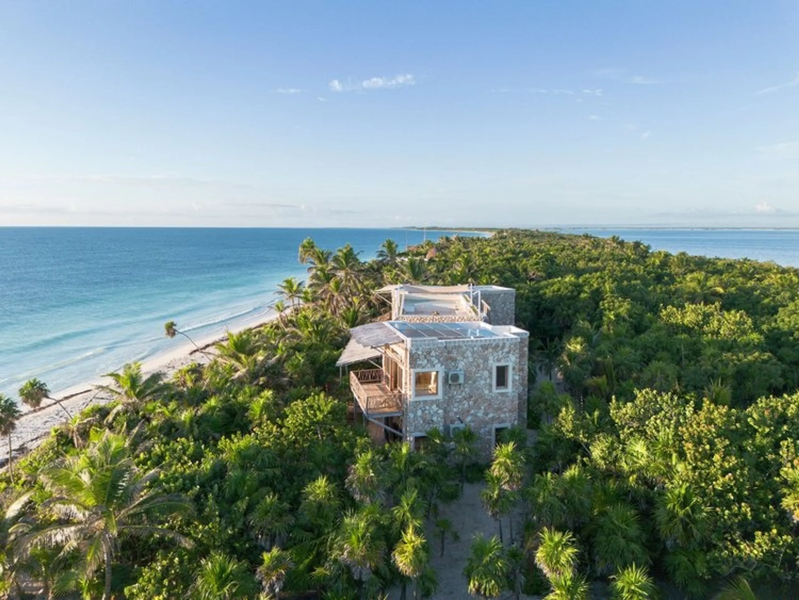Breathtaking Sian Ka’an Beach Villa: Oceanfront, Rooftop Pool & Jungle Escape — photograph 8