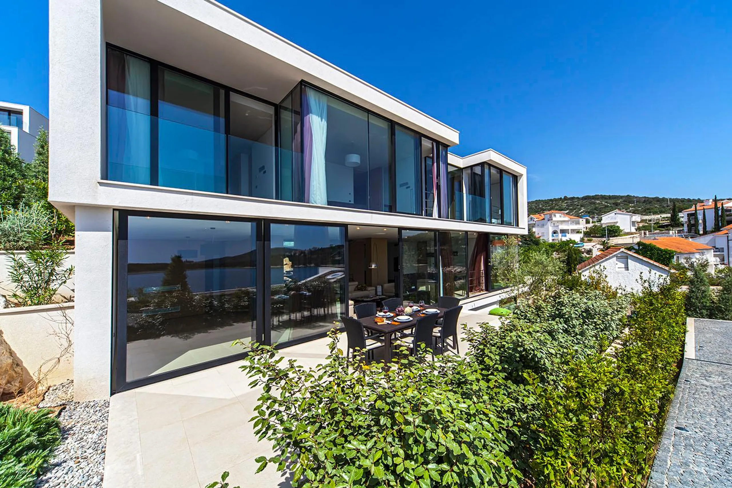 Plush Villa with Pool and Beautiful Sea Views, Primosten