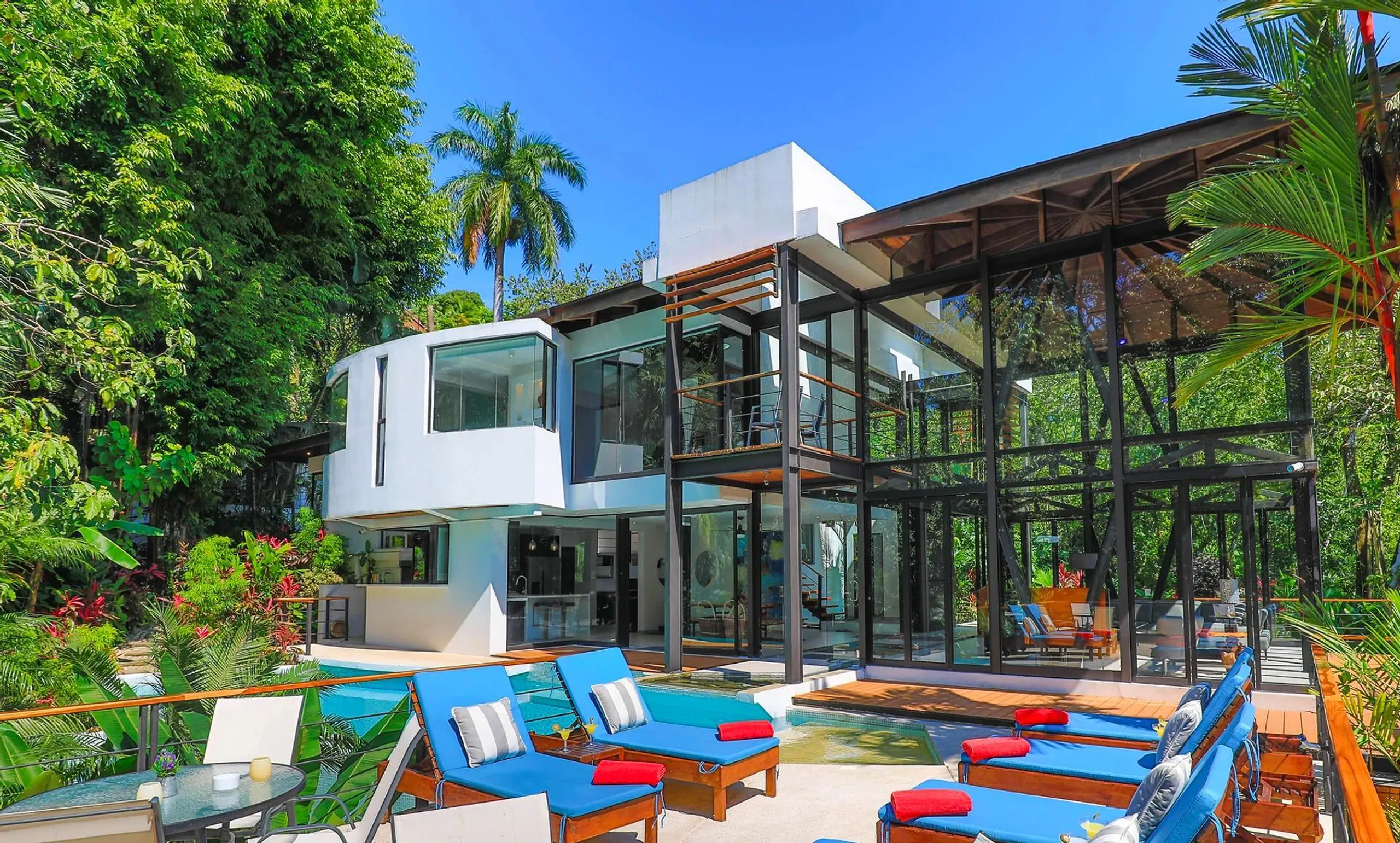 Tropical Modern Luxury Villa in with Private Pool  and Jungle Views — photograph 6