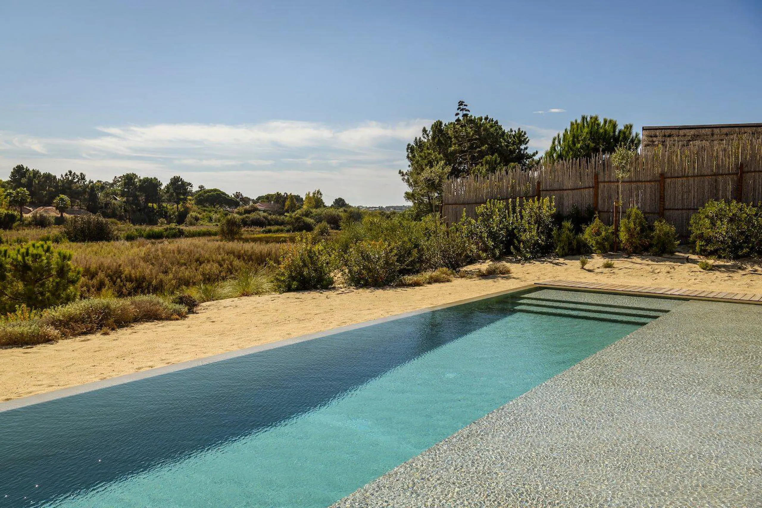 Unique Architectural Villa with Private Pool and Stunning Views — photograph 3