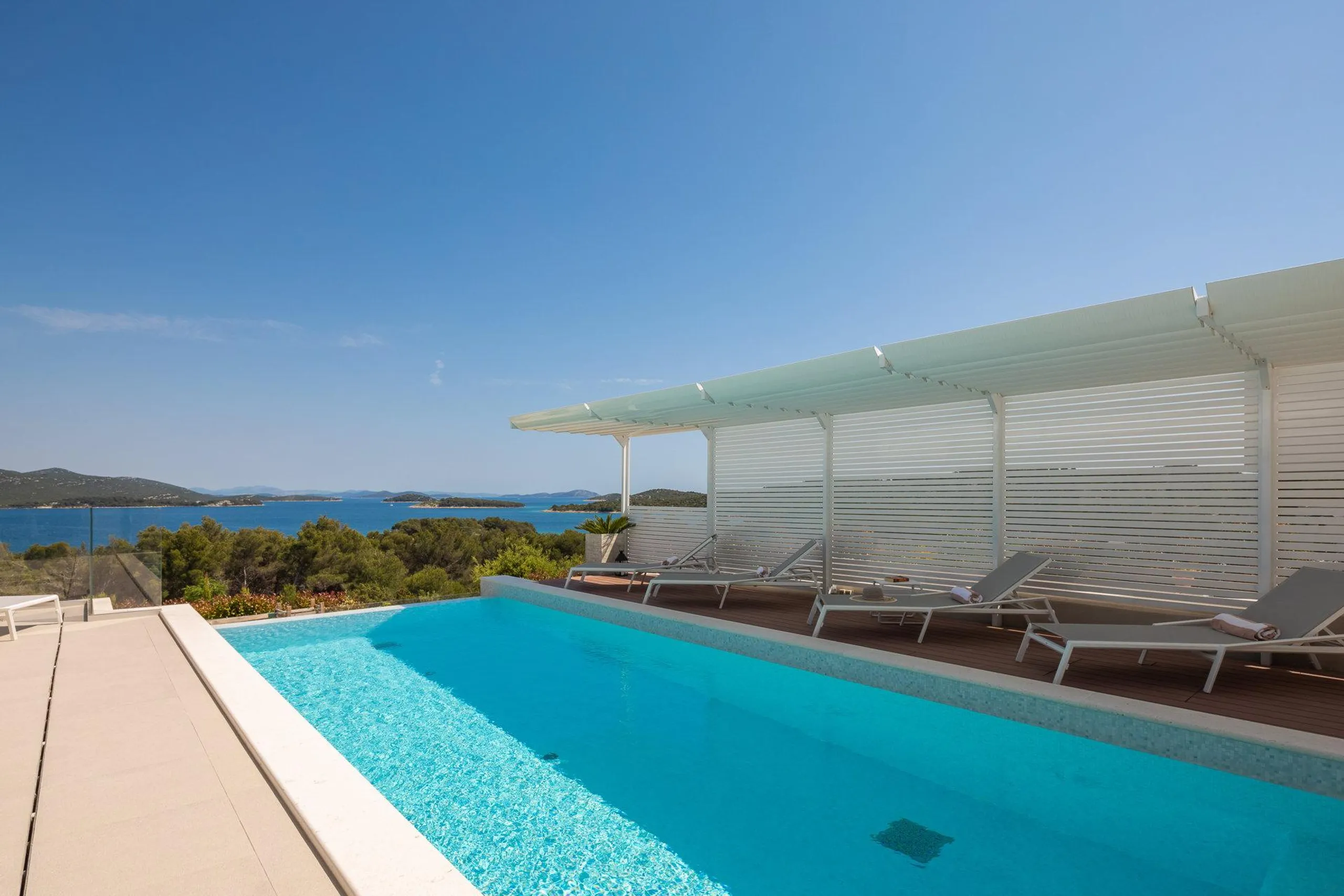 Deluxe Paradise Villa Complex with Private Pools and Breathtaking Sea Views — photograph 11