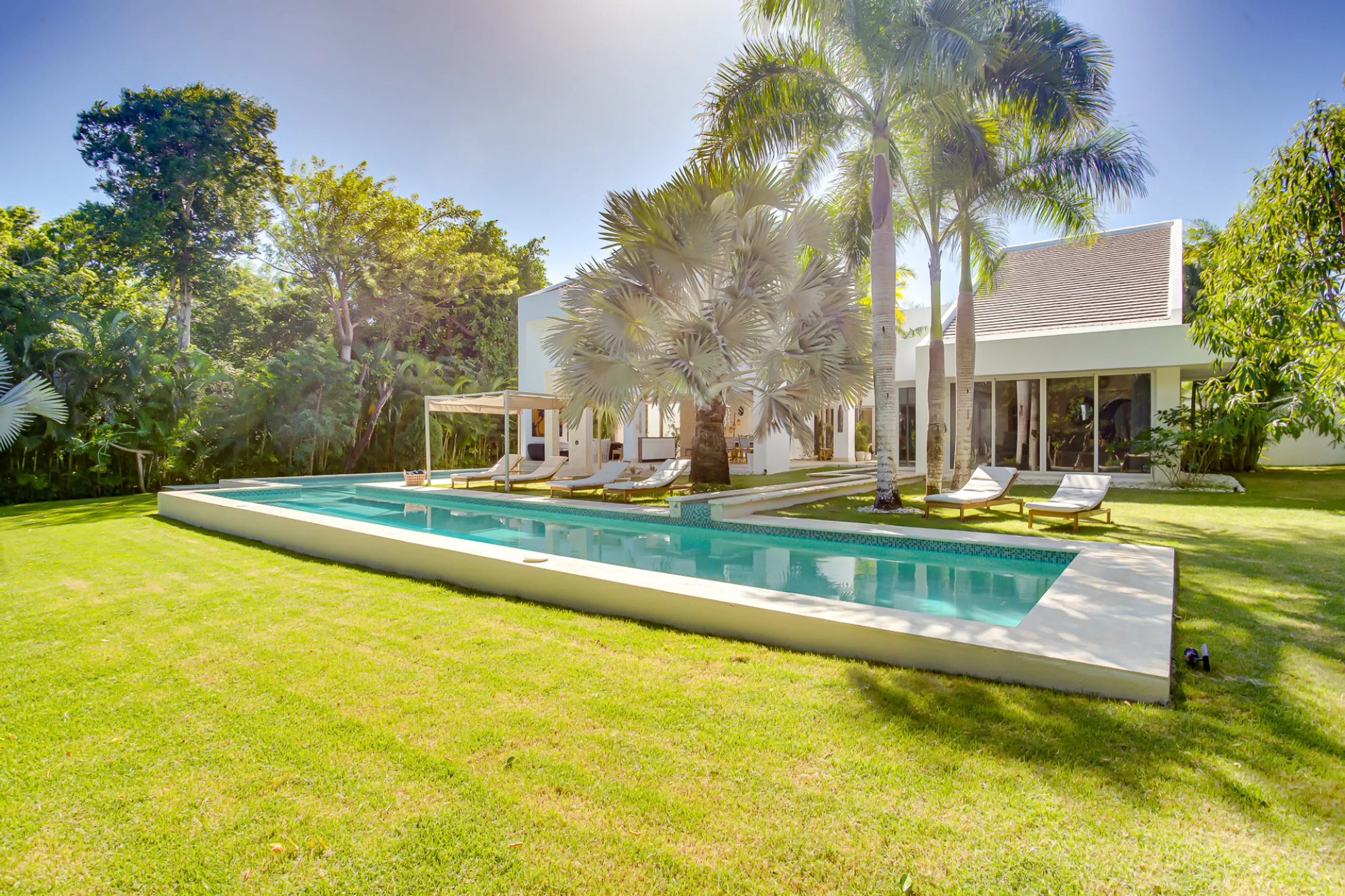 Splendid La Jolla Beachfront Villa: 4,000 Sq Ft with Ocean Views, Pool & Spa — photograph 4
