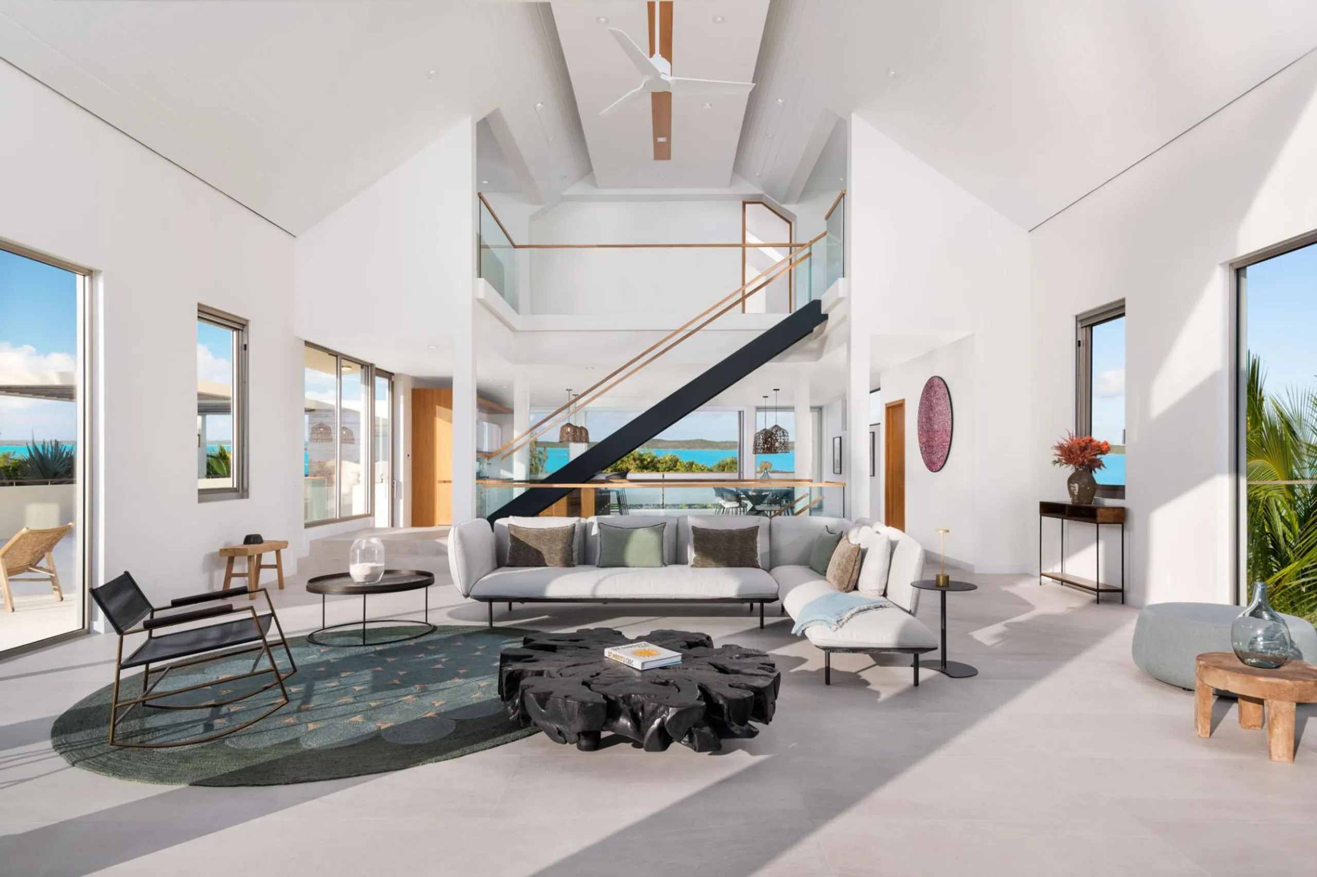 Sophisticated Villa in Sapodilla Bay with Infinity Pool and Stunning Coastal Views — photograph 6