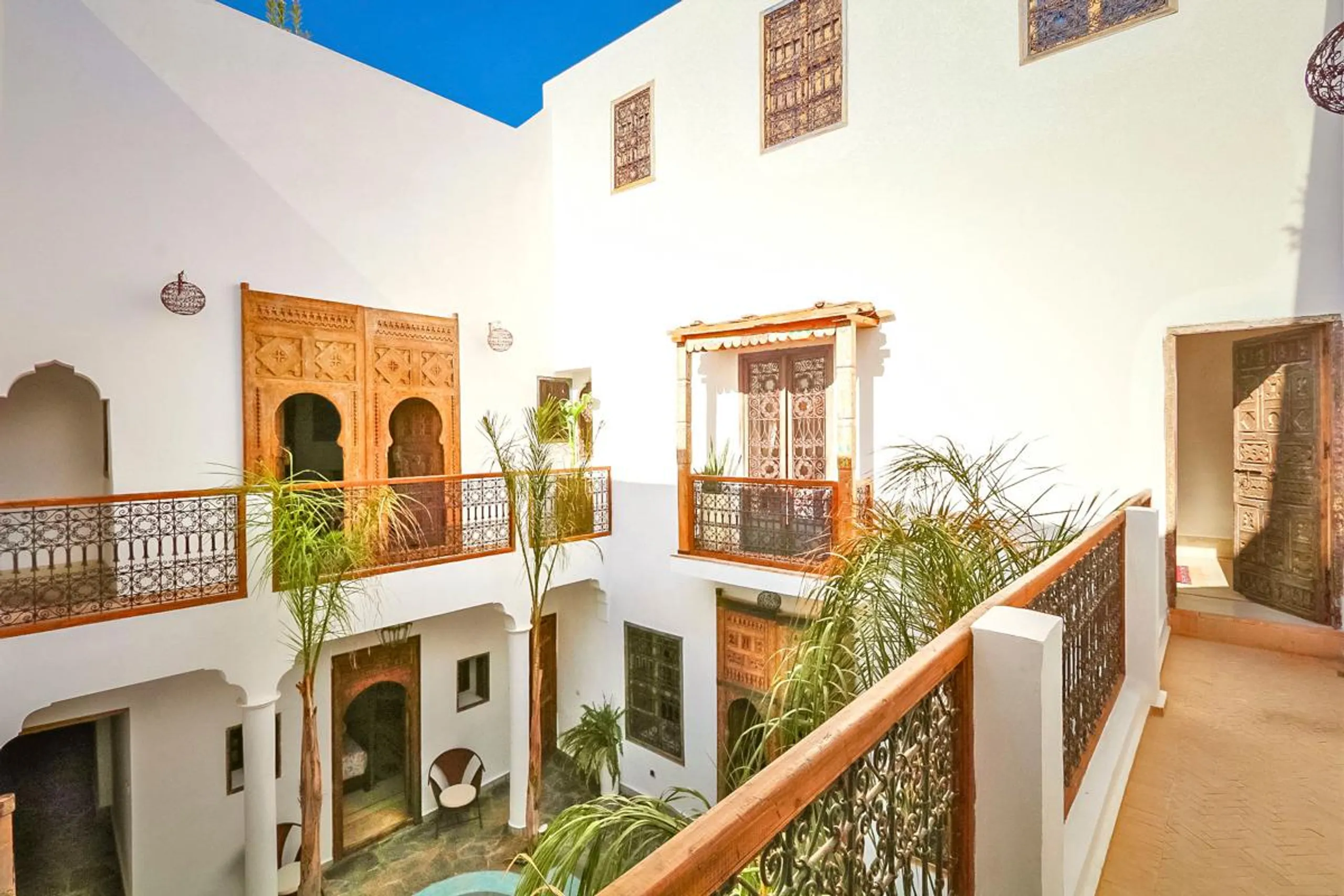 Majestic Traditional Villa in Marrakesh with Pool — photograph 11