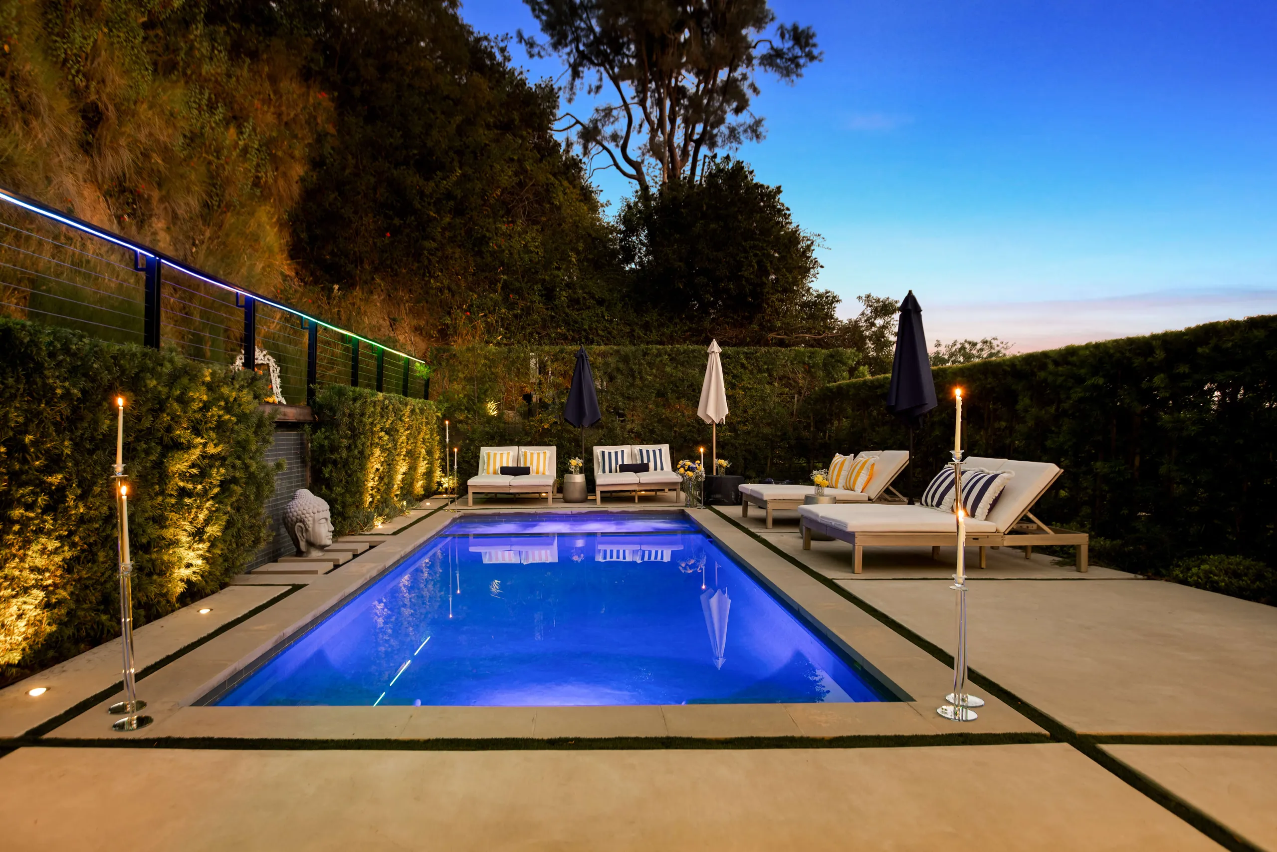 Refined Hollywood Hills Modern Villa with Artistic Details, Guest Suite & Sweeping Views — photograph 8