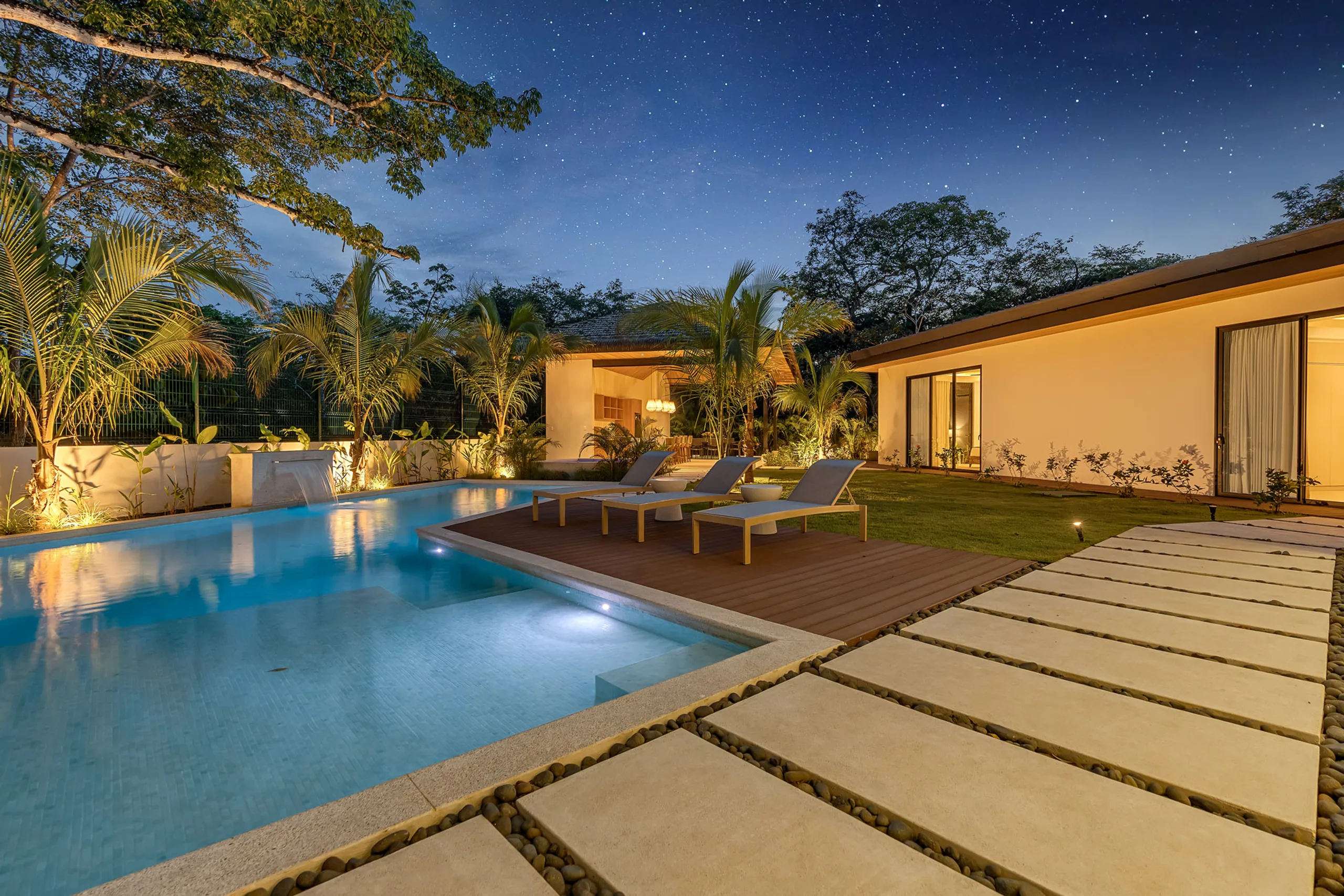 Luxurious 17-Suite Villa in Hacienda Pinilla with Private Pools — photograph 2