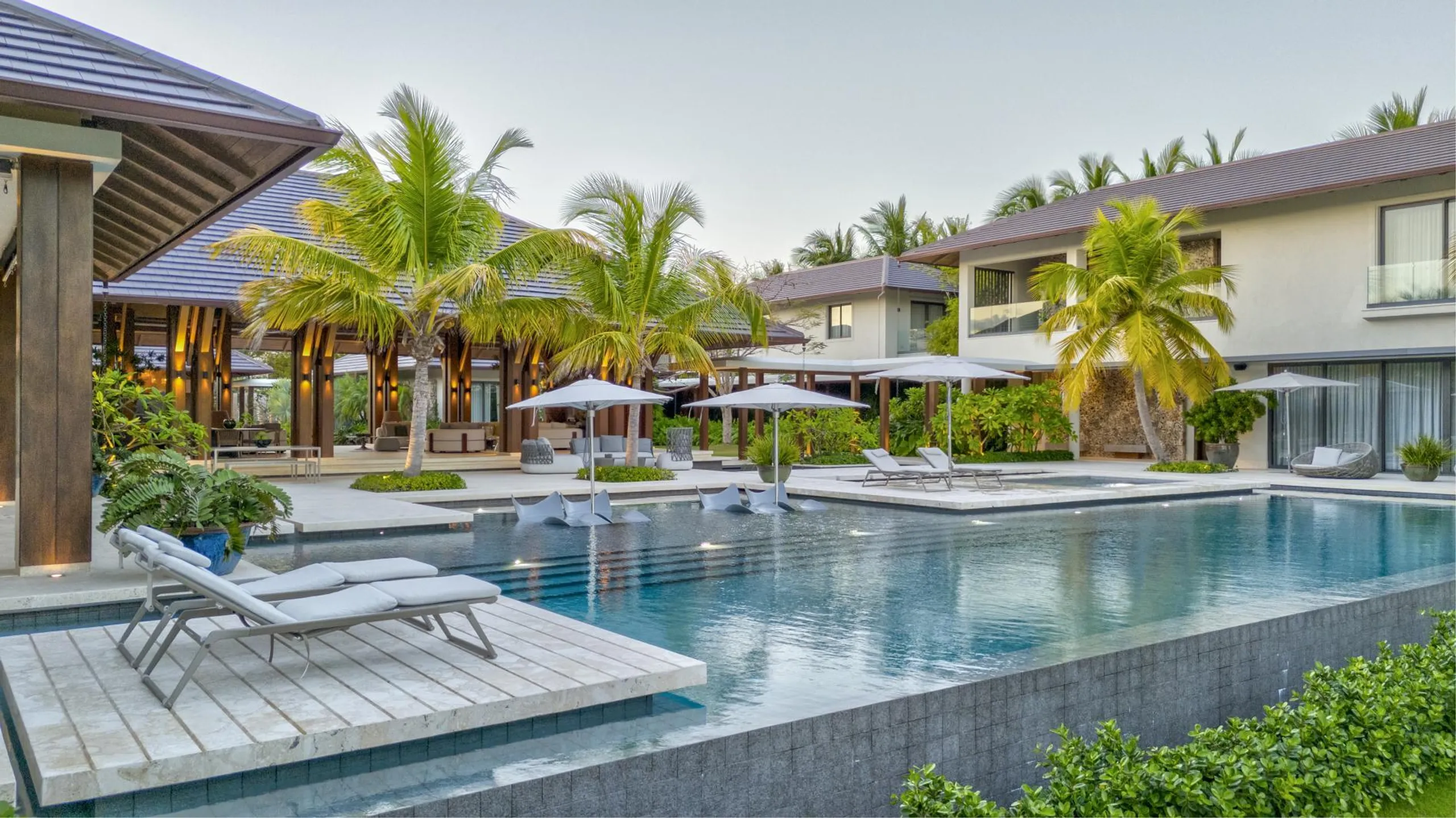 Superb beachfront Villa with Private Pool and Pristine Waters of the Dominican, Punta Cana