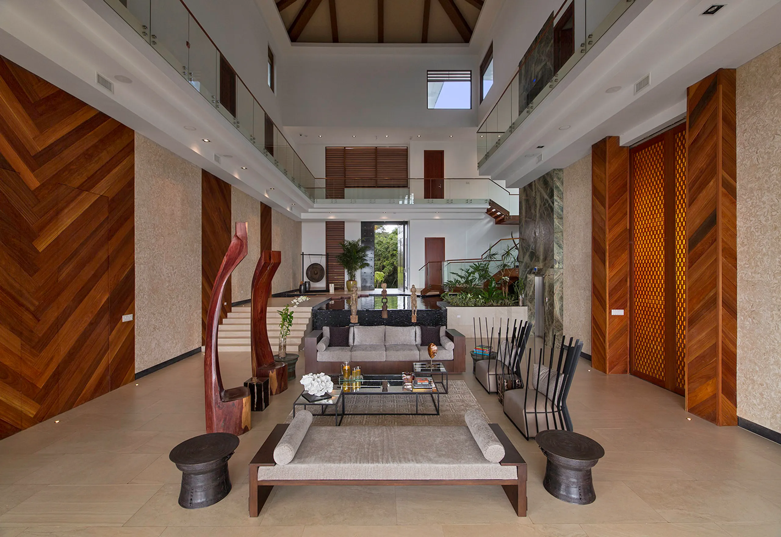 Oceanfront Balinese-Inspired Villa with Private Pool, Beach Access, and Unmatched Views — photograph 10