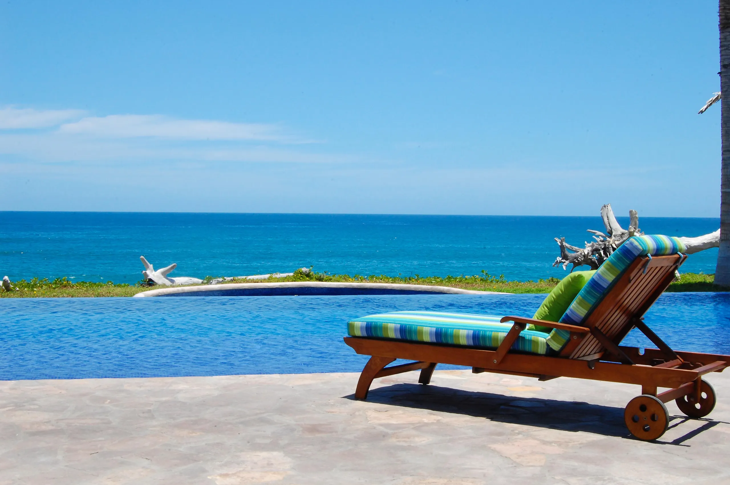 Elegant Puerto Los Cabos Villa with Waterfall Pool and Oceanfront Views — photograph 3