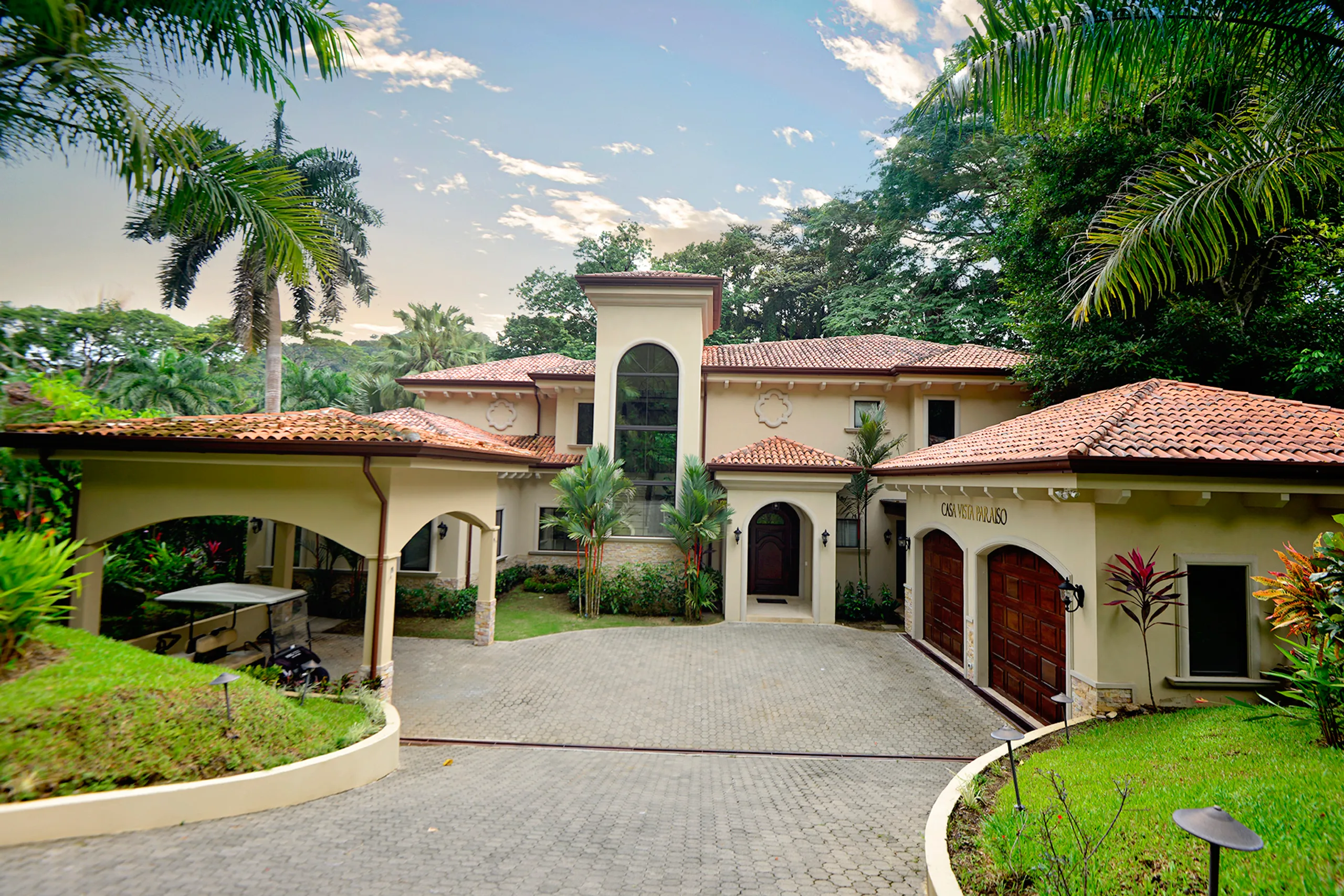 Serene Rainforest Villa with Private Pool and Beach Club Access — photograph 5
