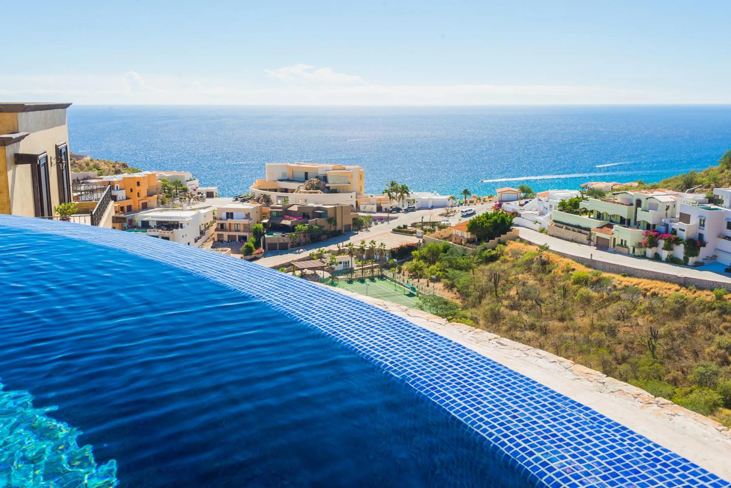 Majestic Classic Luxury with infinity pool with Breathtaking Ocean View — photograph 12
