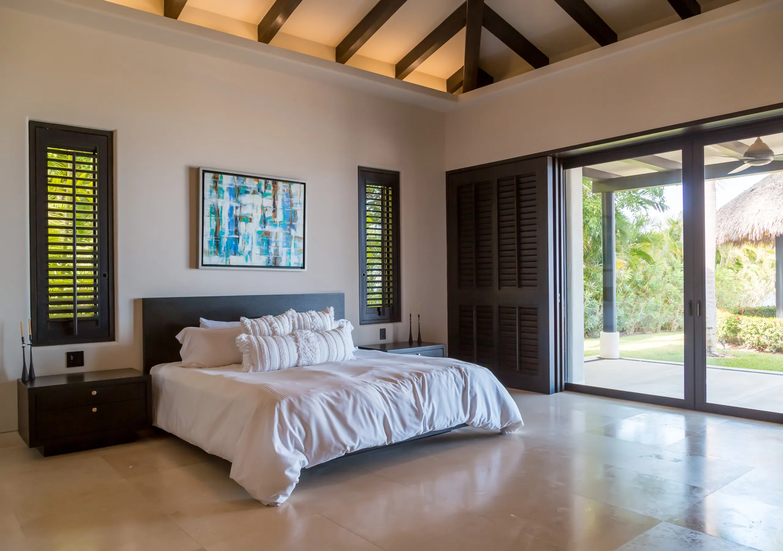 Calming Oceanview Villa with Private Infinity Pool, and Firepit — photograph 7