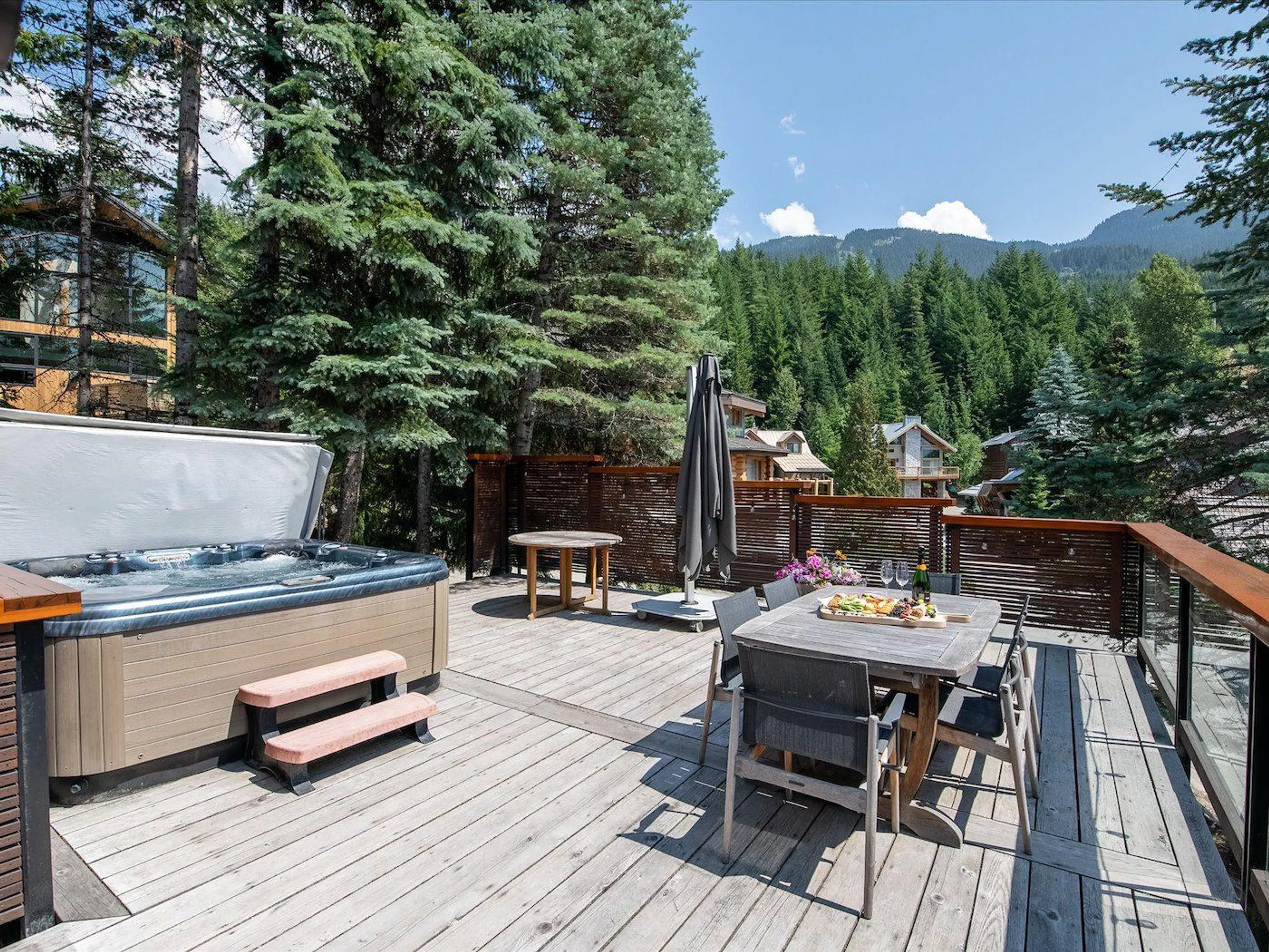 Majestic Retreat with Lavish Pool and Mountain Vistas VILLAWAY® — photograph 11