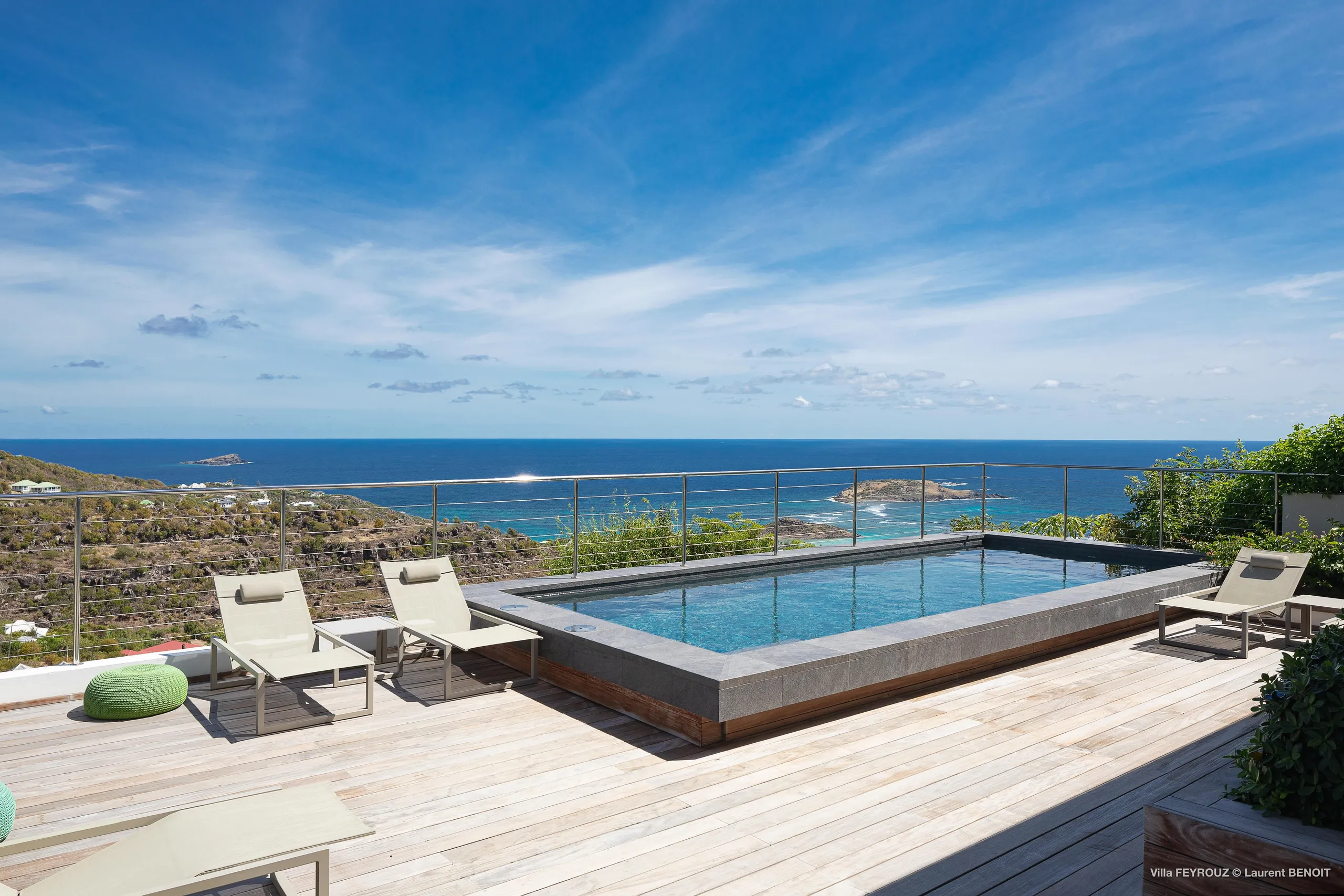 Exquisite Oceanfront Villa with Private Pool and Zen Gardens, Vitet