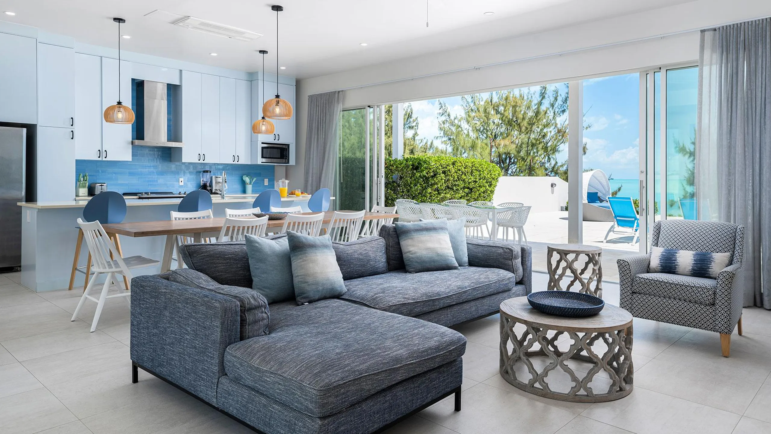 Contemporary Long Bay Beach Villa with Private Pool and Ocean Views — photograph 6