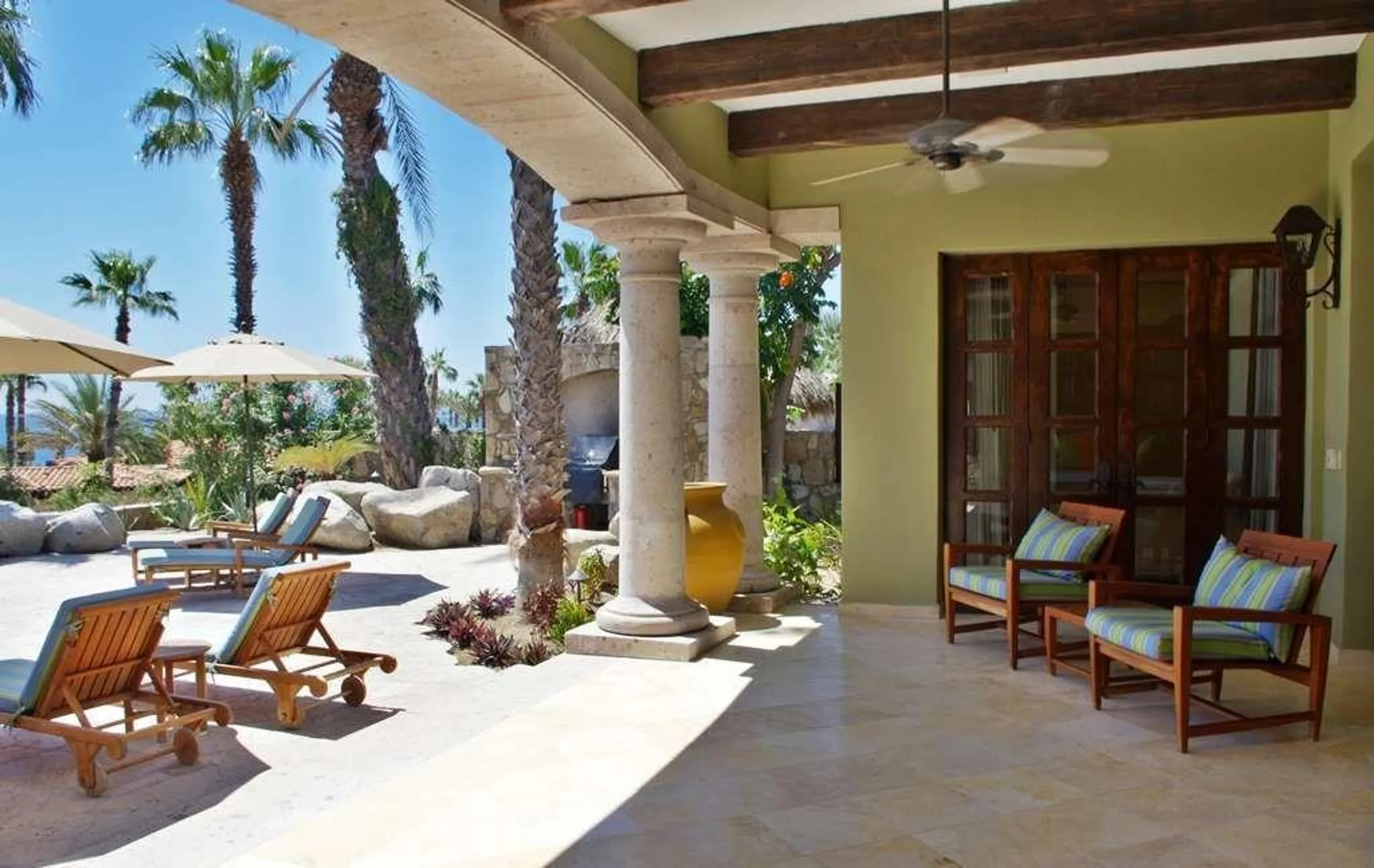 Punta Ballena Beachfront Villa with Private Pool and Ocean Views — photograph 9