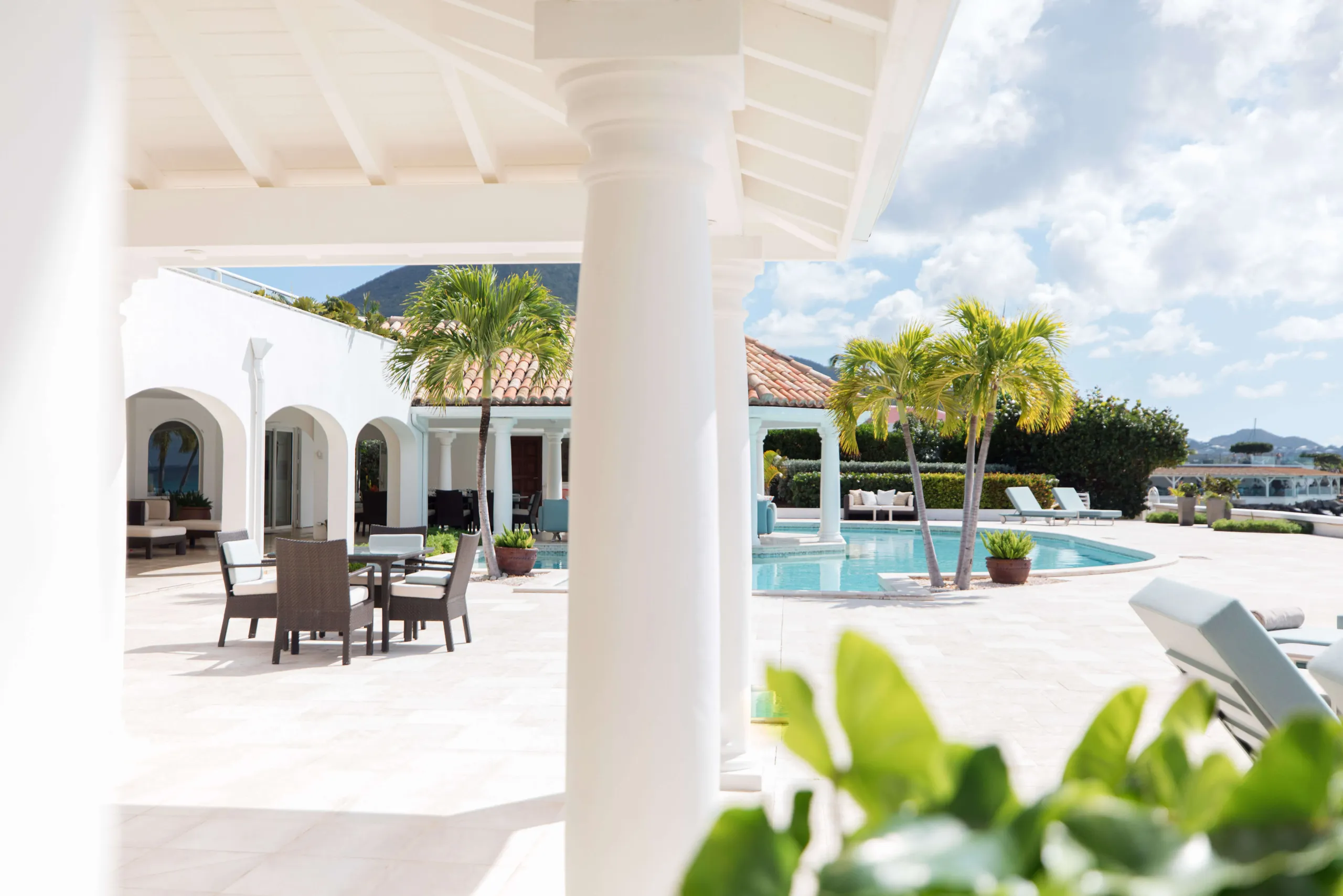 Seafront Luxury Villa in Grand Case with Pool, Jacuzzi & Private Studio — photograph 10