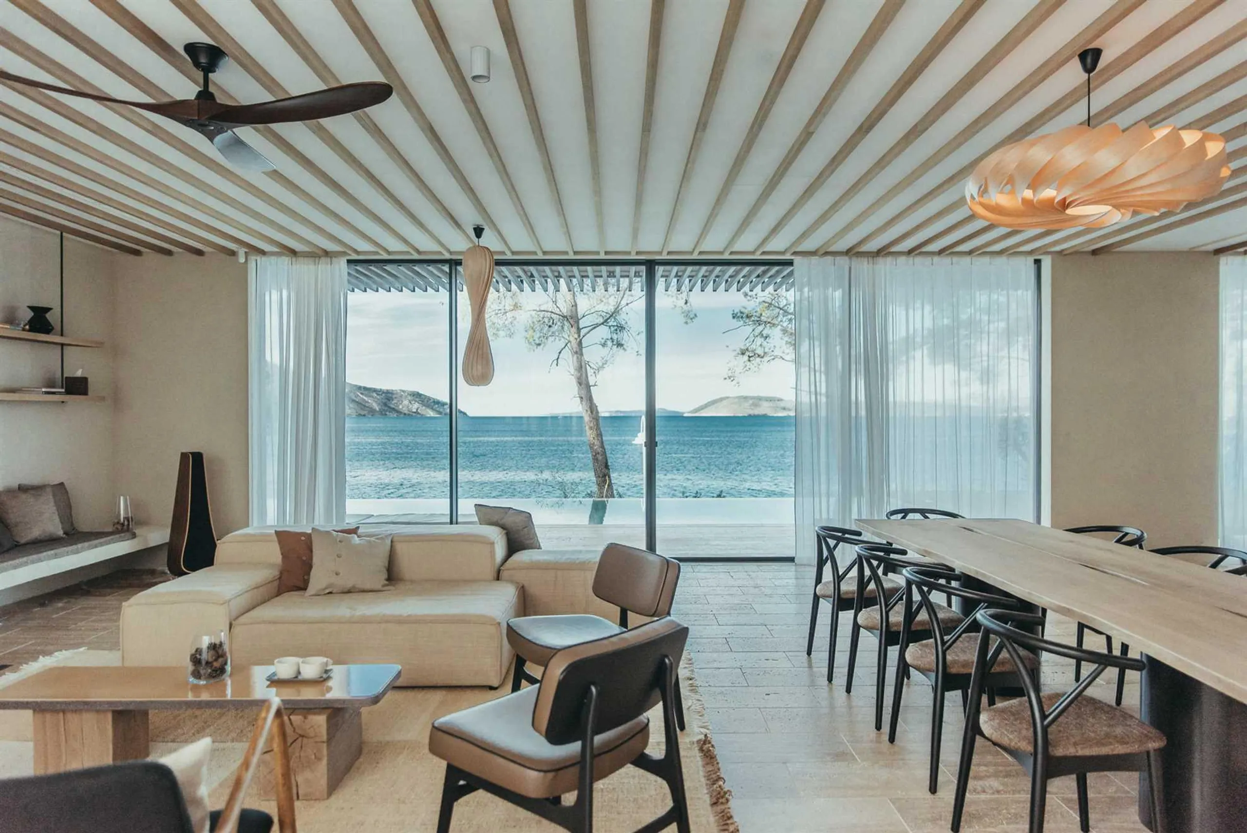 Regal 5-Bedroom Villa with Heated Pool and Scenic Beauty on Hvar Island — photograph 8