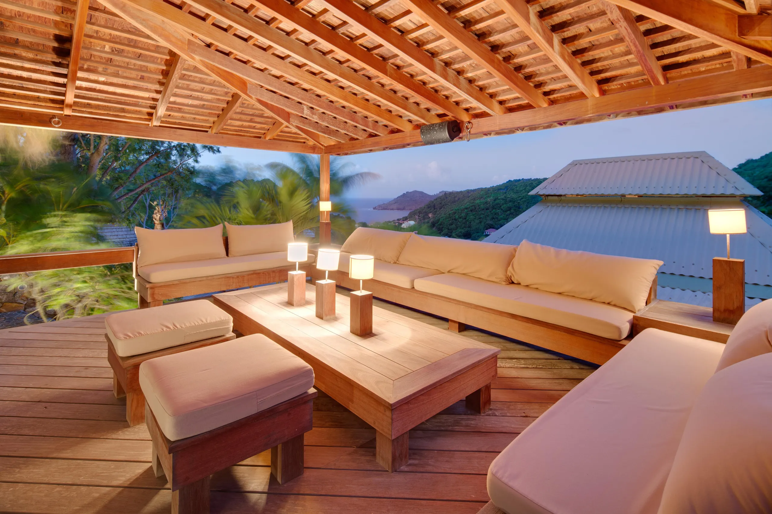 Beautiful Paradise Estate with Private Pool and Chef's Kitchen — photograph 5