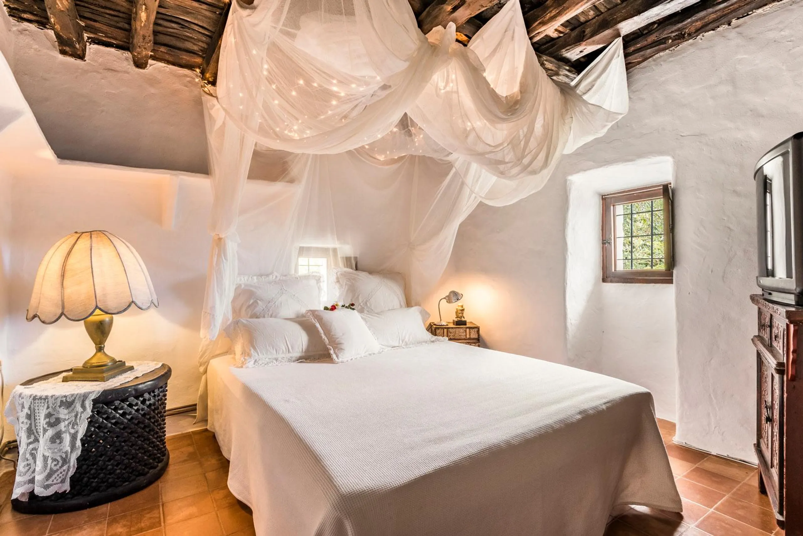 Authentic Finca Charm with Private Pool and Countryside Views — photograph 8