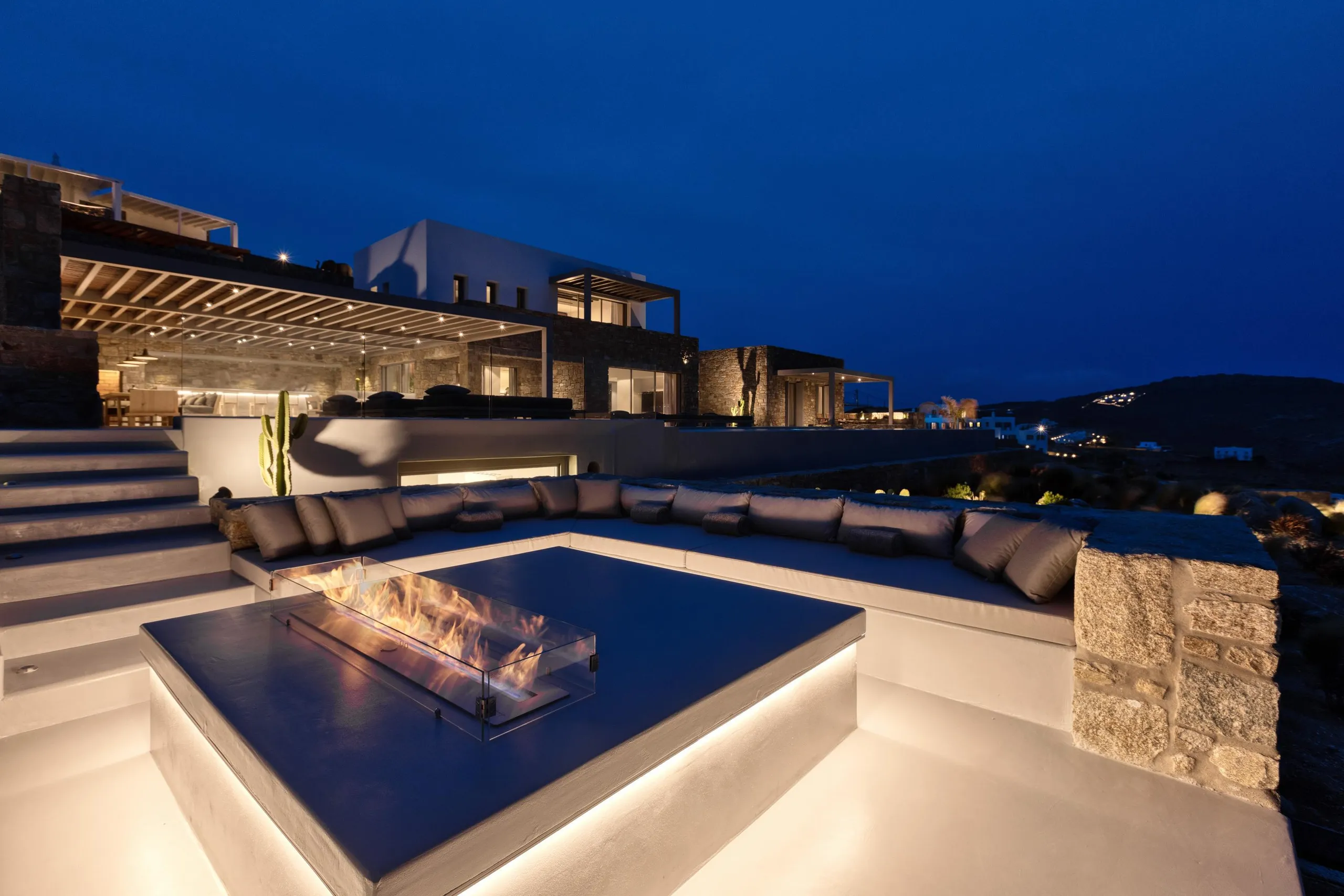 Luxury Mykonos Villa: Breathtaking Views, Modern Design, and Unparalleled Comfort — photograph 6