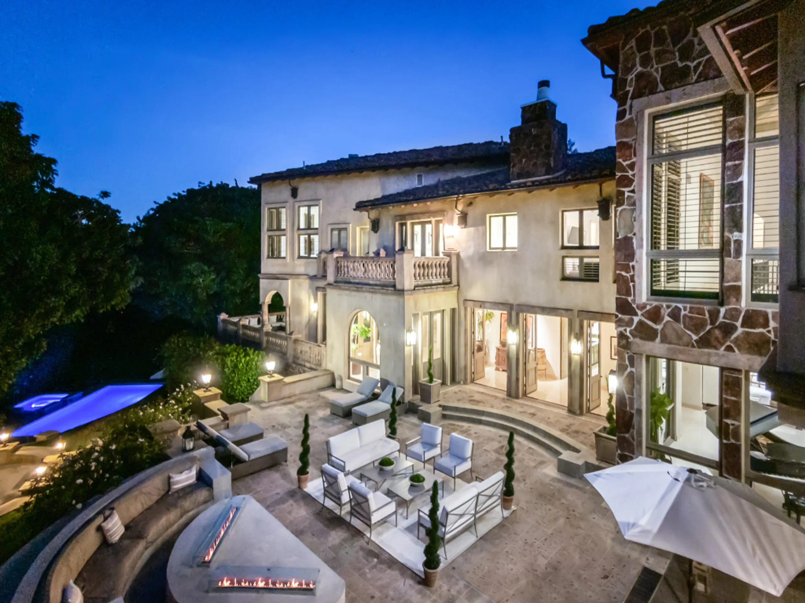 Majestic 12,000 Sq.Ft. Tuscan Estate with Pool, Spas & Recording Studio — photograph 8