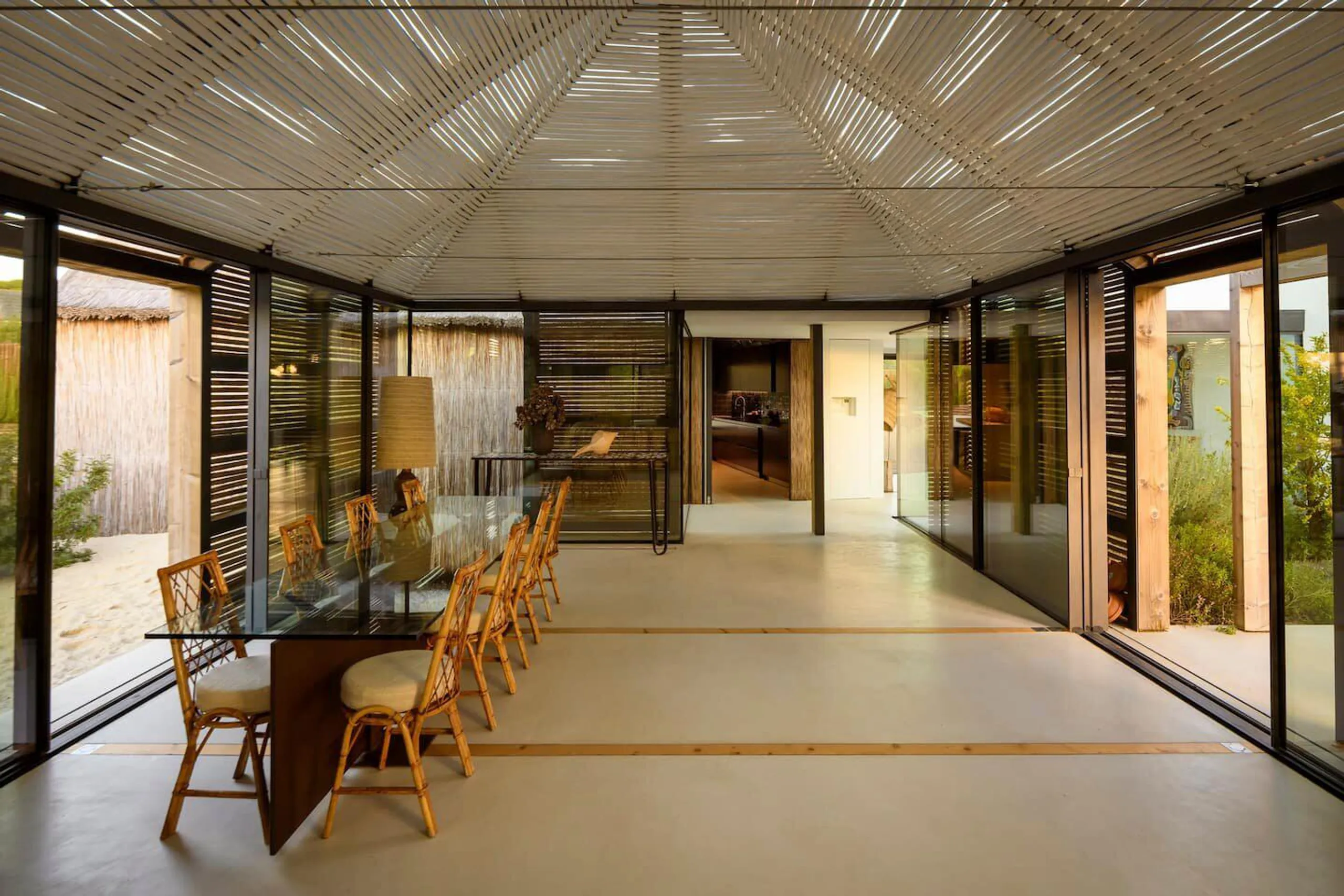 Unique Architectural Villa with Private Pool and Stunning Views — photograph 6