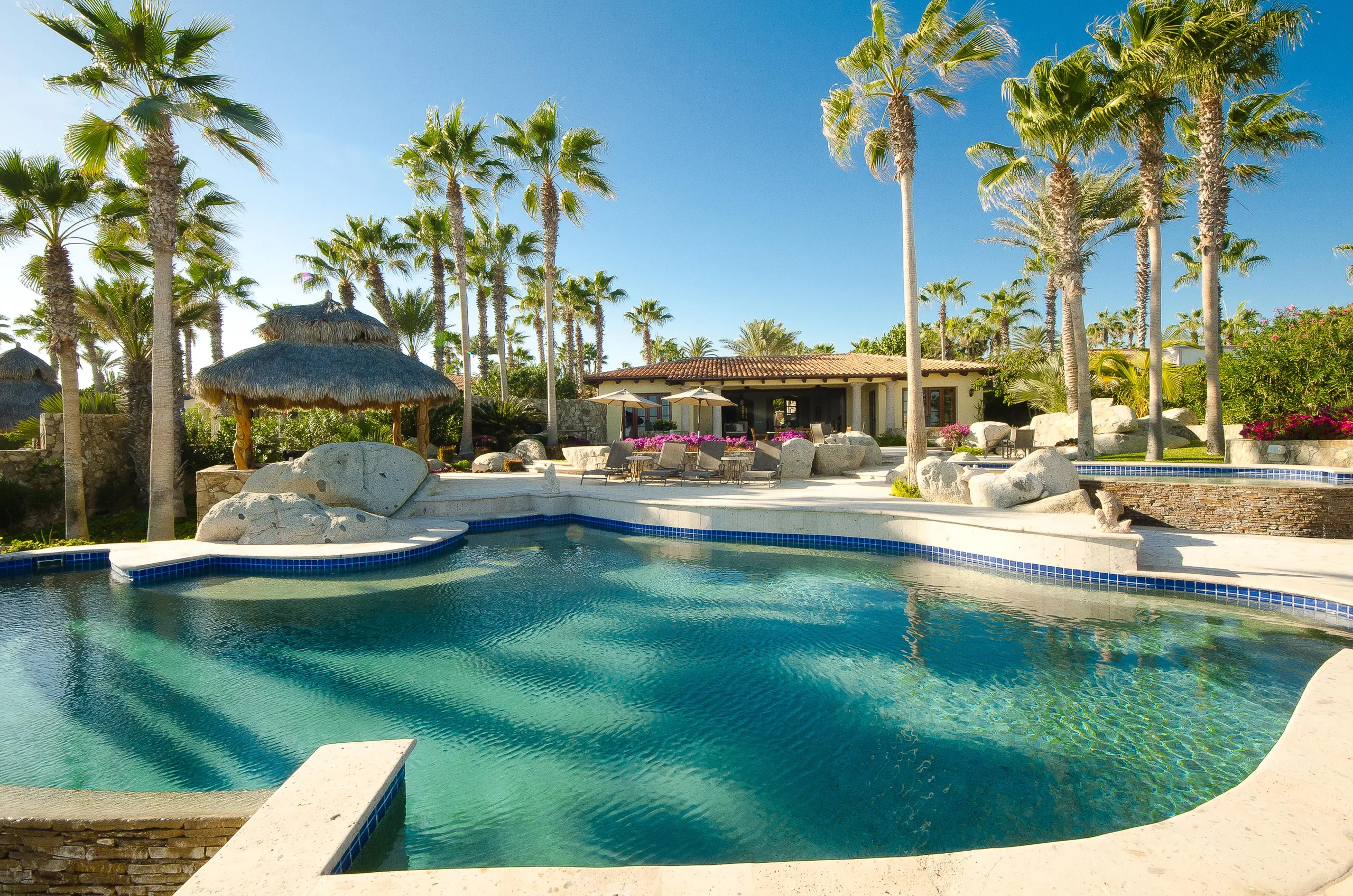 Punta Bellena Luxury Beachfront Estate with Spectacular Ocean Views — photograph 2