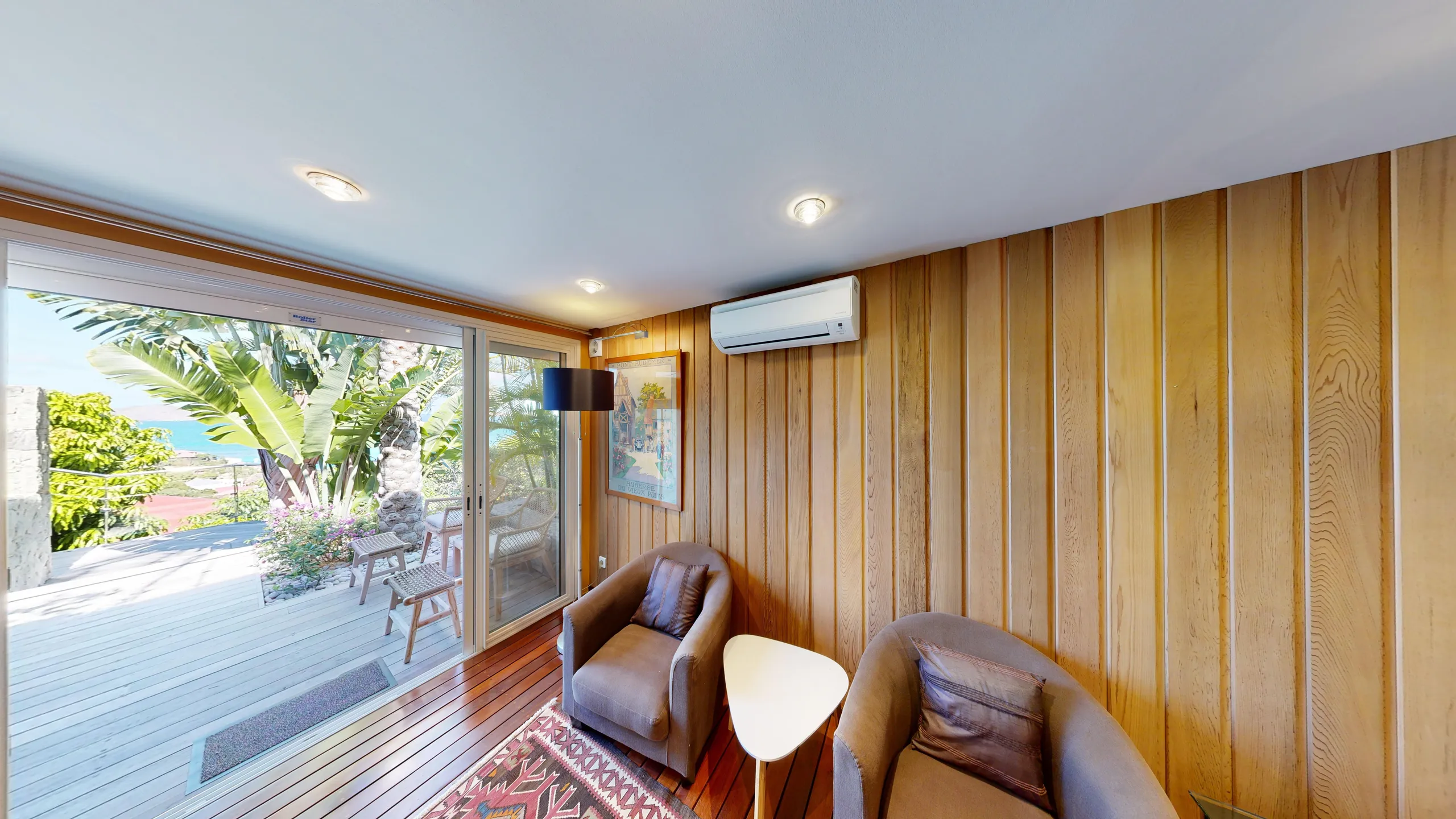 Elegant Seaview Villa with Infinity Pool and Fitness Room — photograph 12