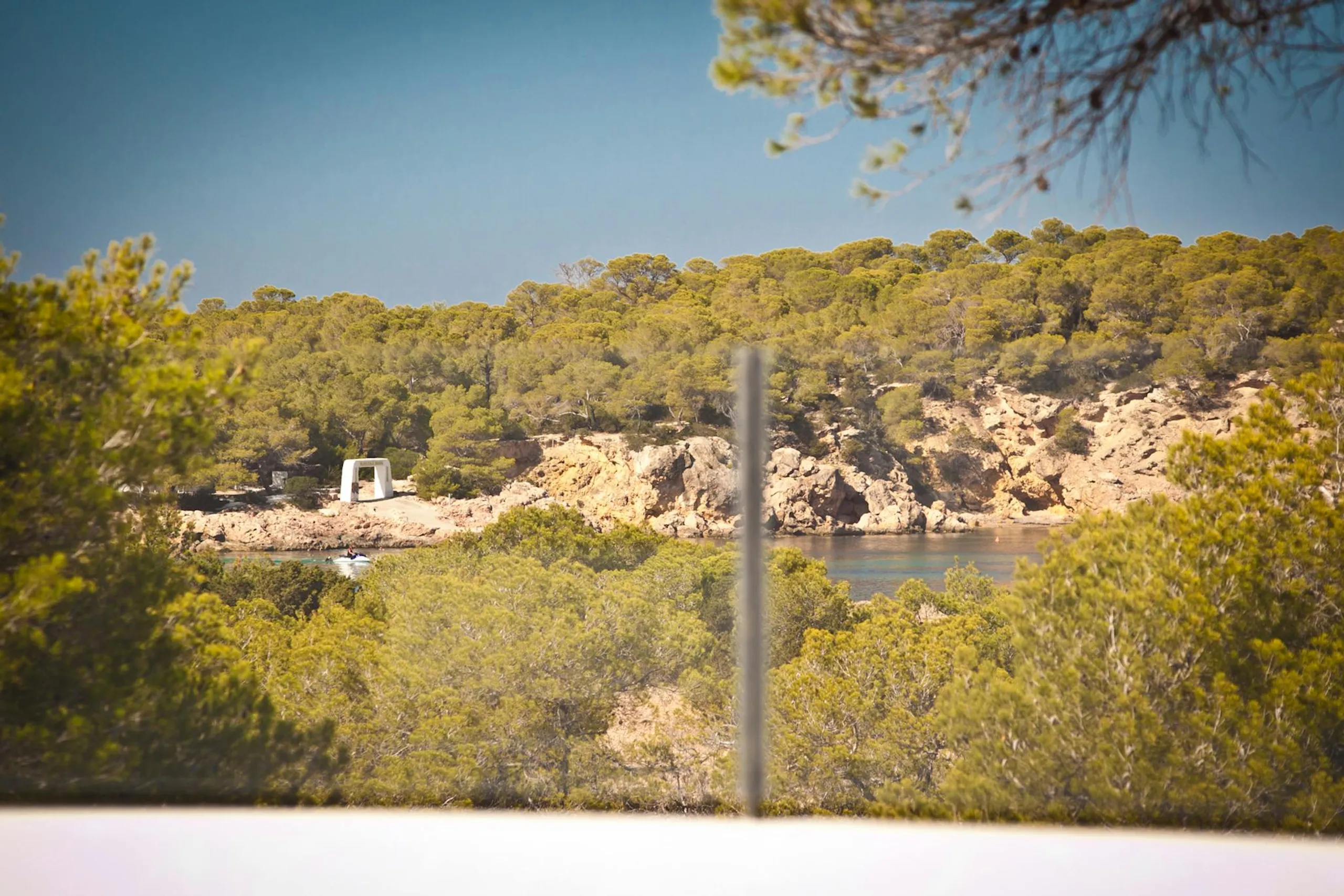 Elegant Ibiza Villa with Private Pool and Walks to Beach — photograph 6