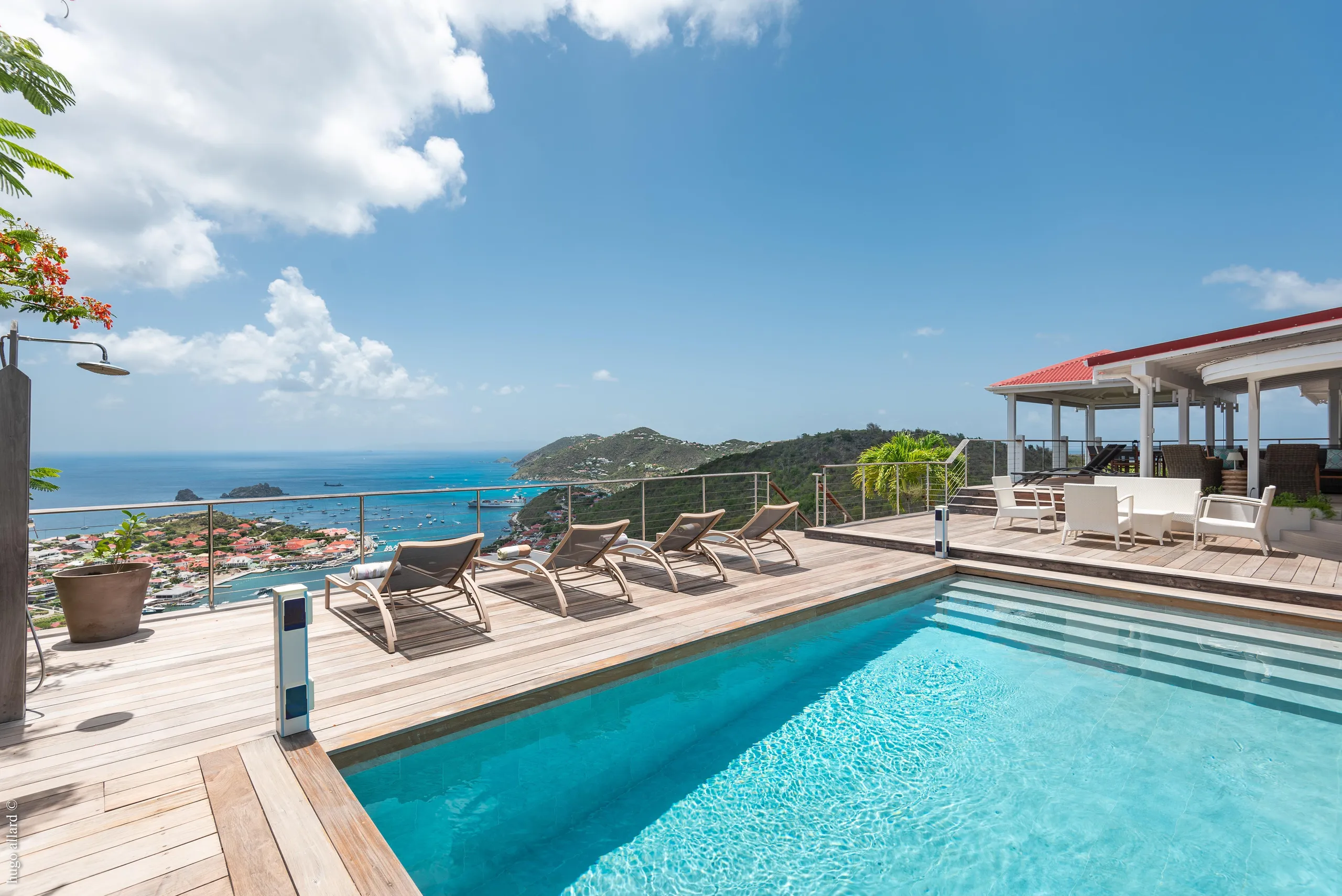 Refined  Oceanview Villa with Private Pool and Walks to Beach — photograph 6