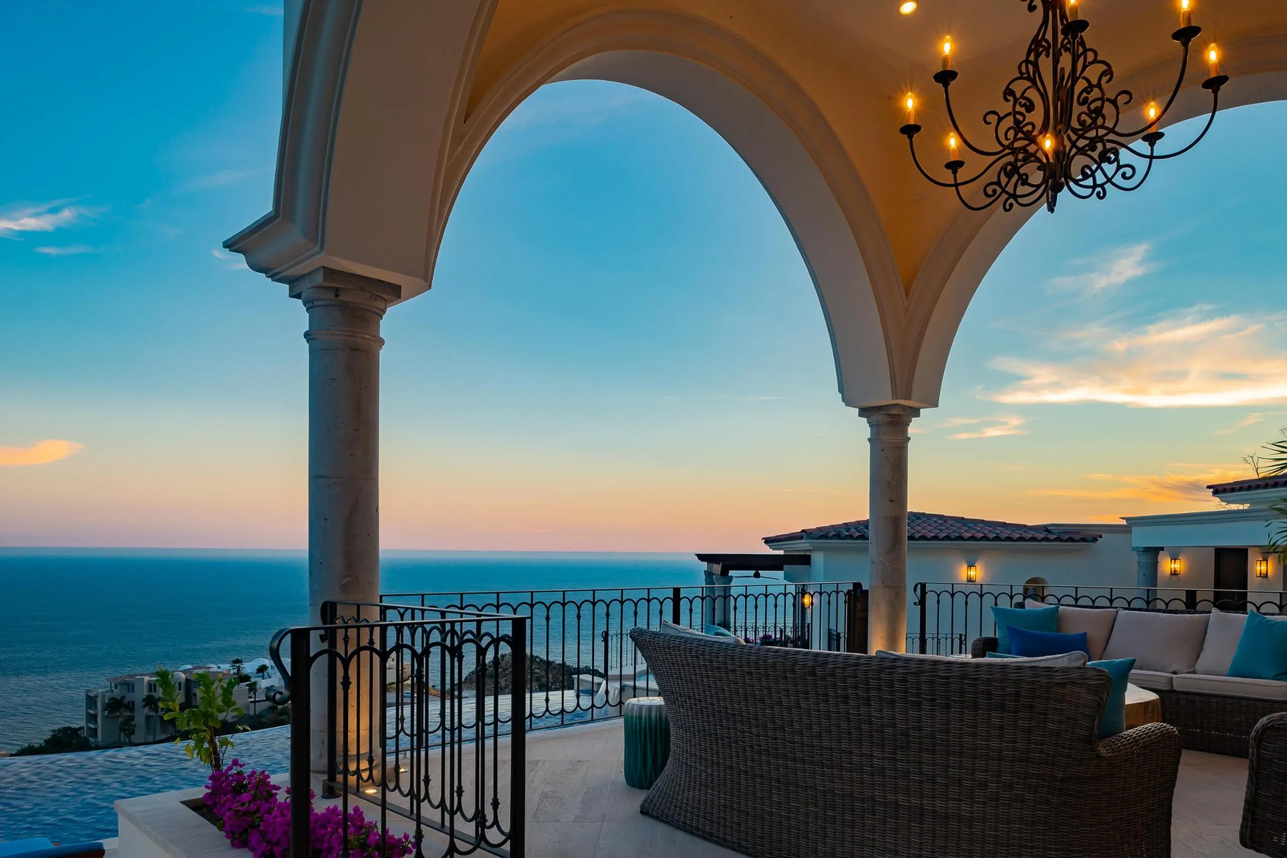 Spectacular Los Cabos Villa in Pedregal with Infinity Pool and Sweeping Ocean Views — photograph 4