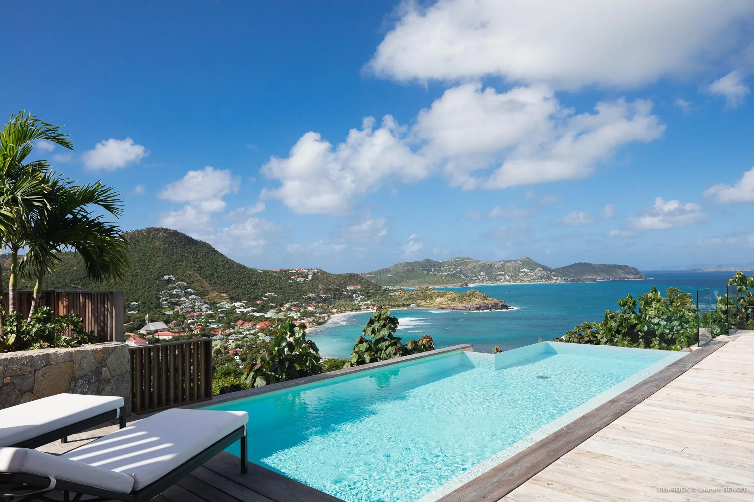 Majestic Camaruche Villa with Infinity Pool and Ocean Views, Camaruche