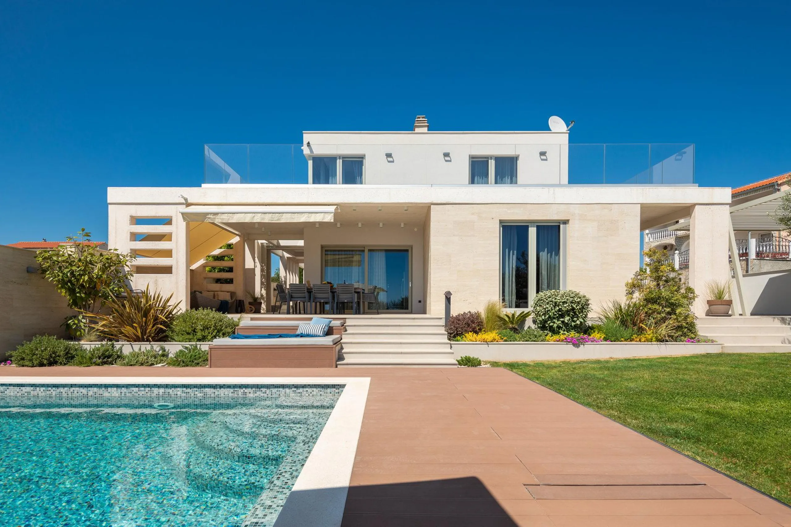 Modern Oasis with Heated Pool in Primosten and Luxurious Comfort — photograph 10