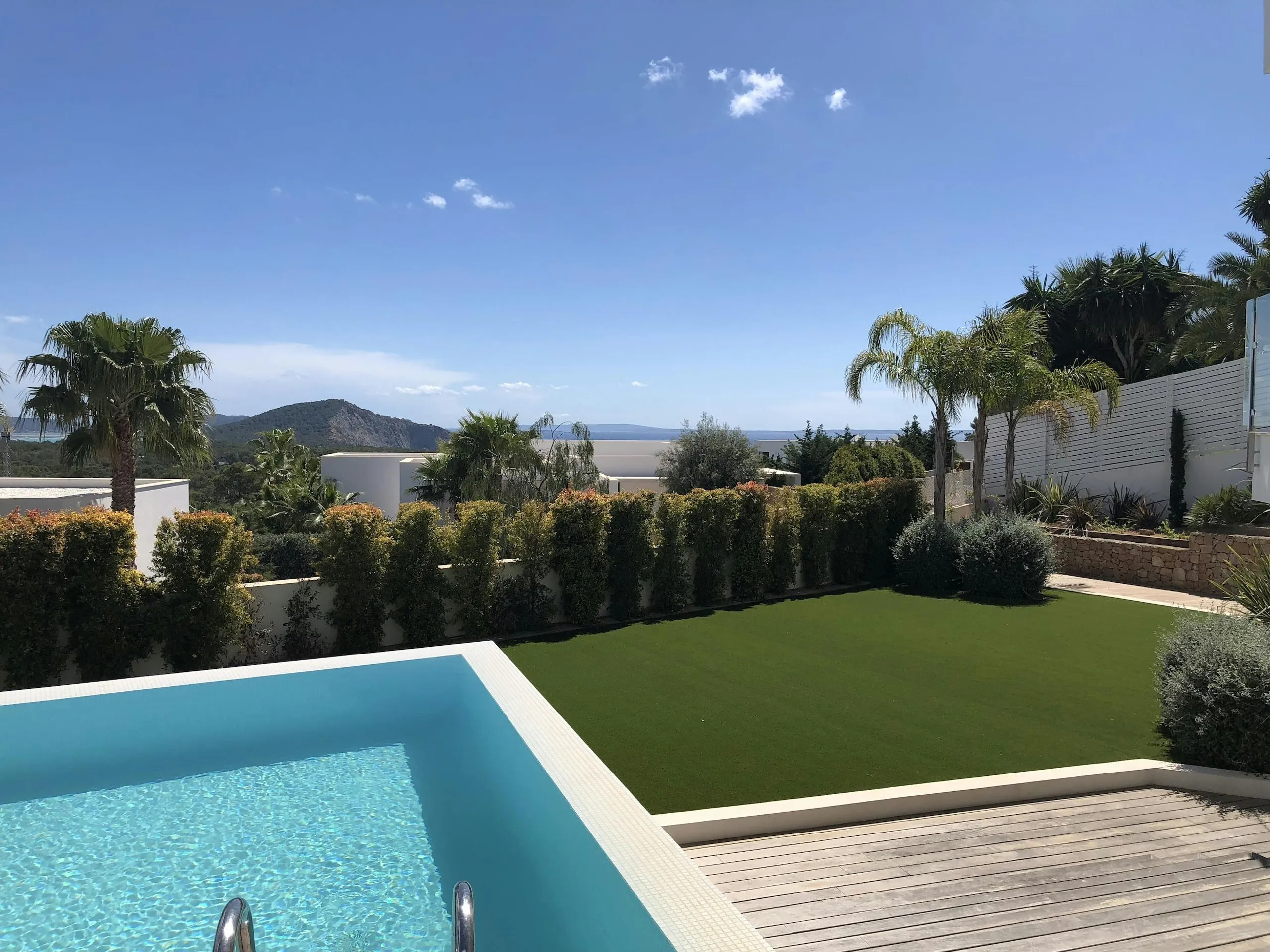 Contemporary Ibiza Villa with Private Pool and Sea Views — photograph 5