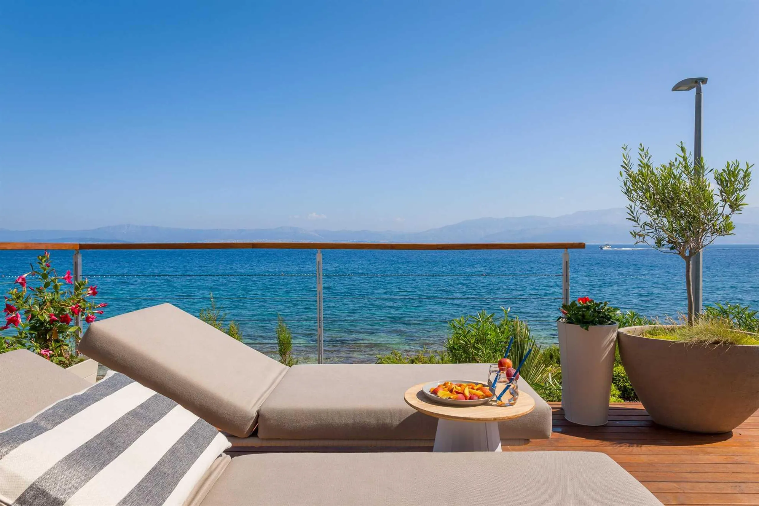 Refined Villa with Infinity Pool and Stunning Beaches — photograph 8