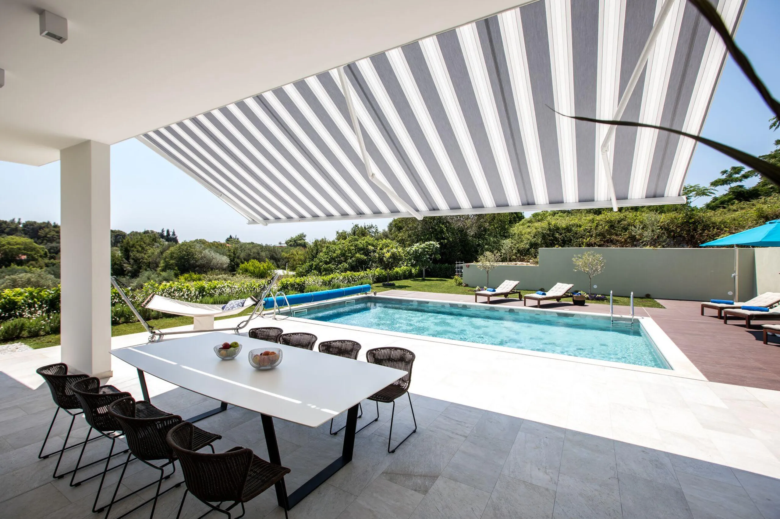 Refined Orašac Retreat with Pool and Mediterranean Gardens — photograph 3