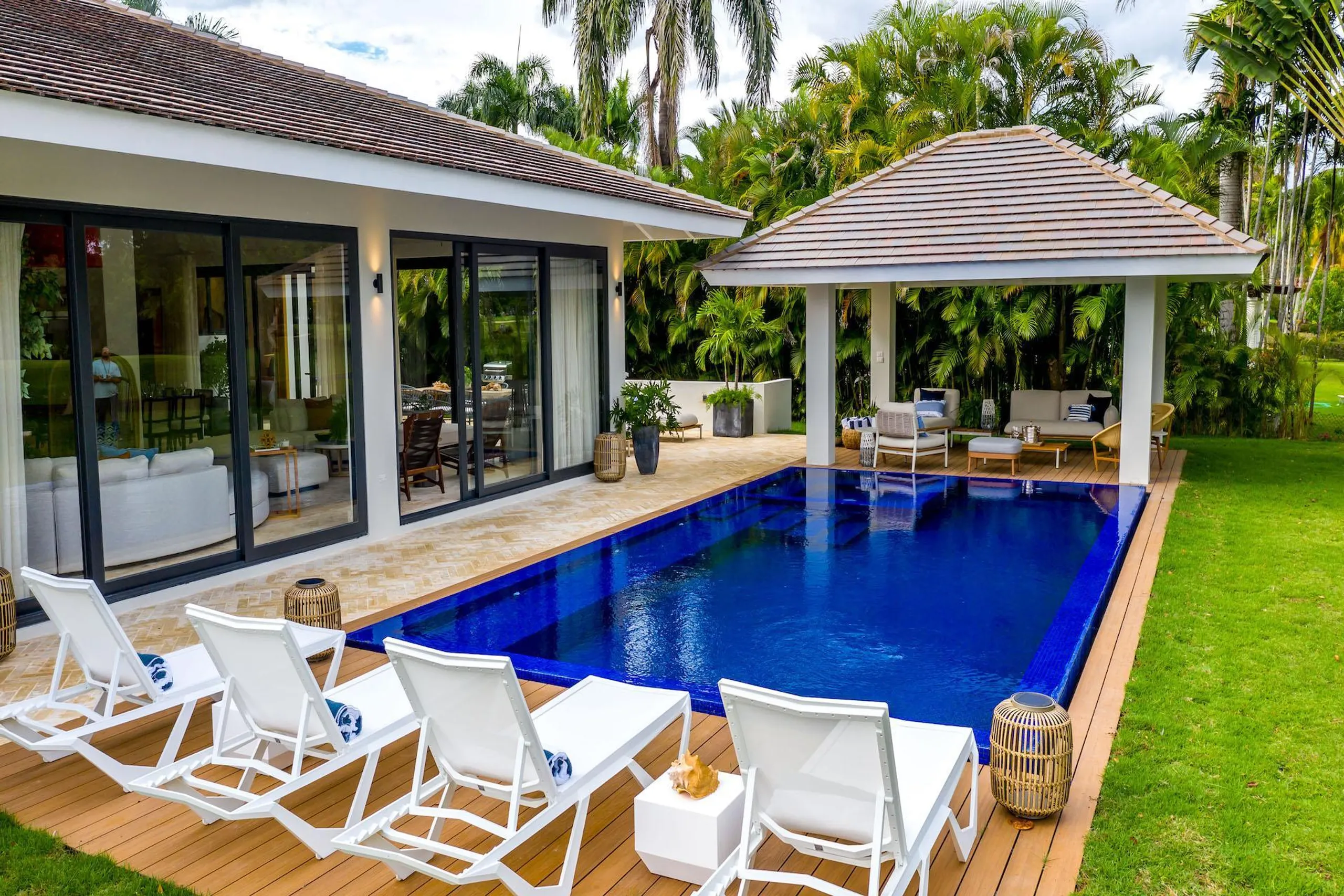 Charming Luxe Villa With Zero Edge Infinity Pool and Golf Course Access, Casa de Campo