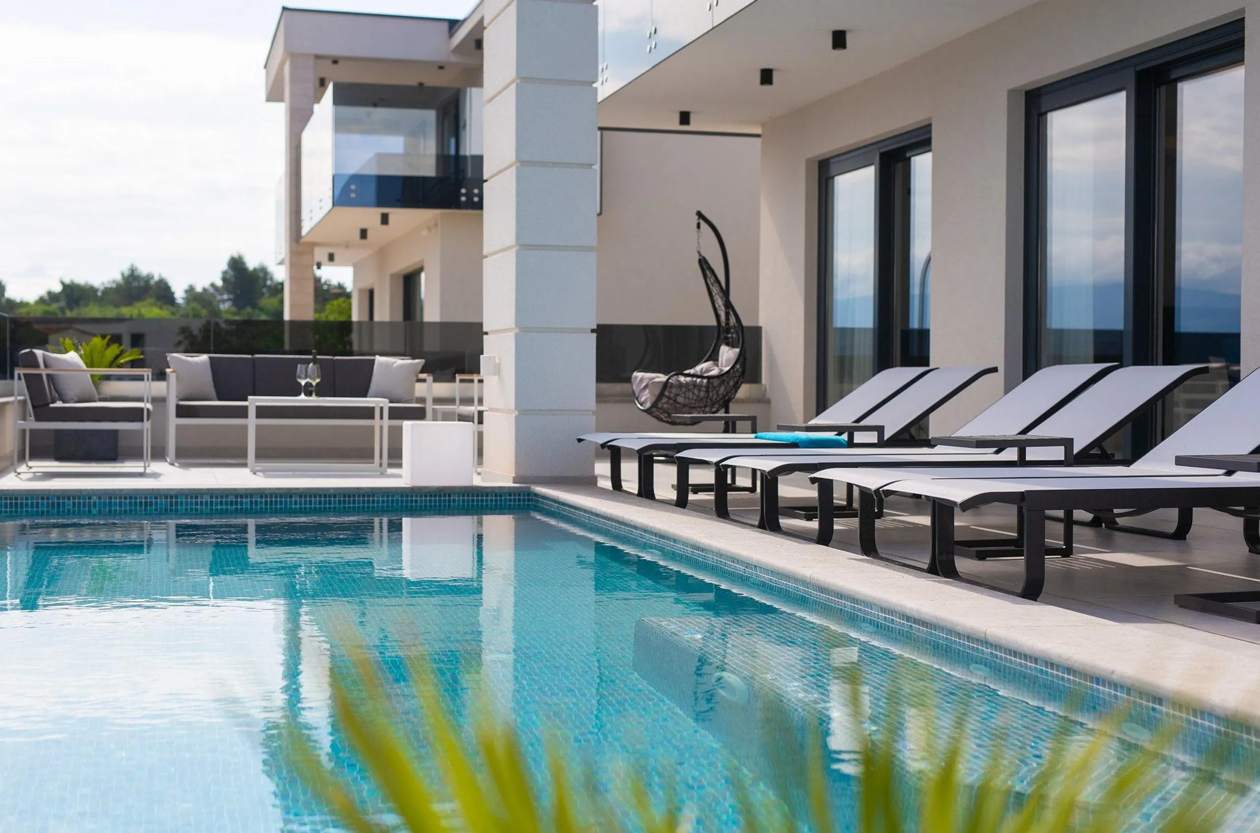 Prestige Oasis Villa with Private Pool and Sea Views — photograph 11