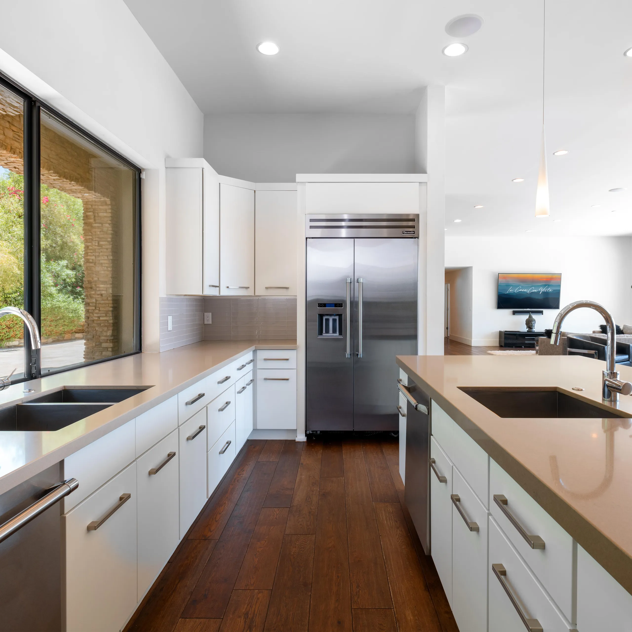 Elegant 5,500 Sq. Ft. Phoenix Villa with Private Heated Pool, and City Views — photograph 10
