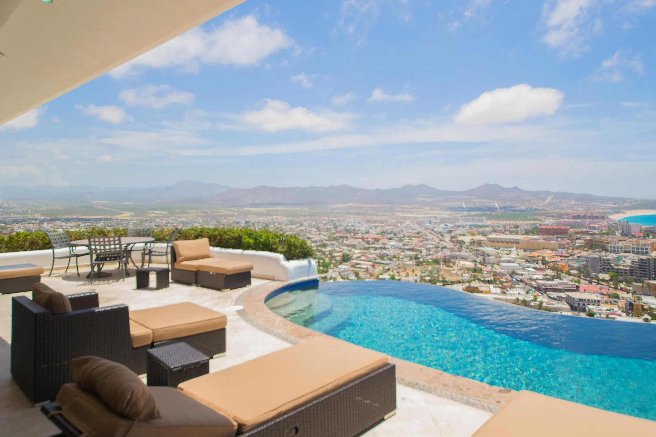 Stunning Cabo San Lucas Villa with Infinity Edge Pool and Jacuzzi — photograph 4