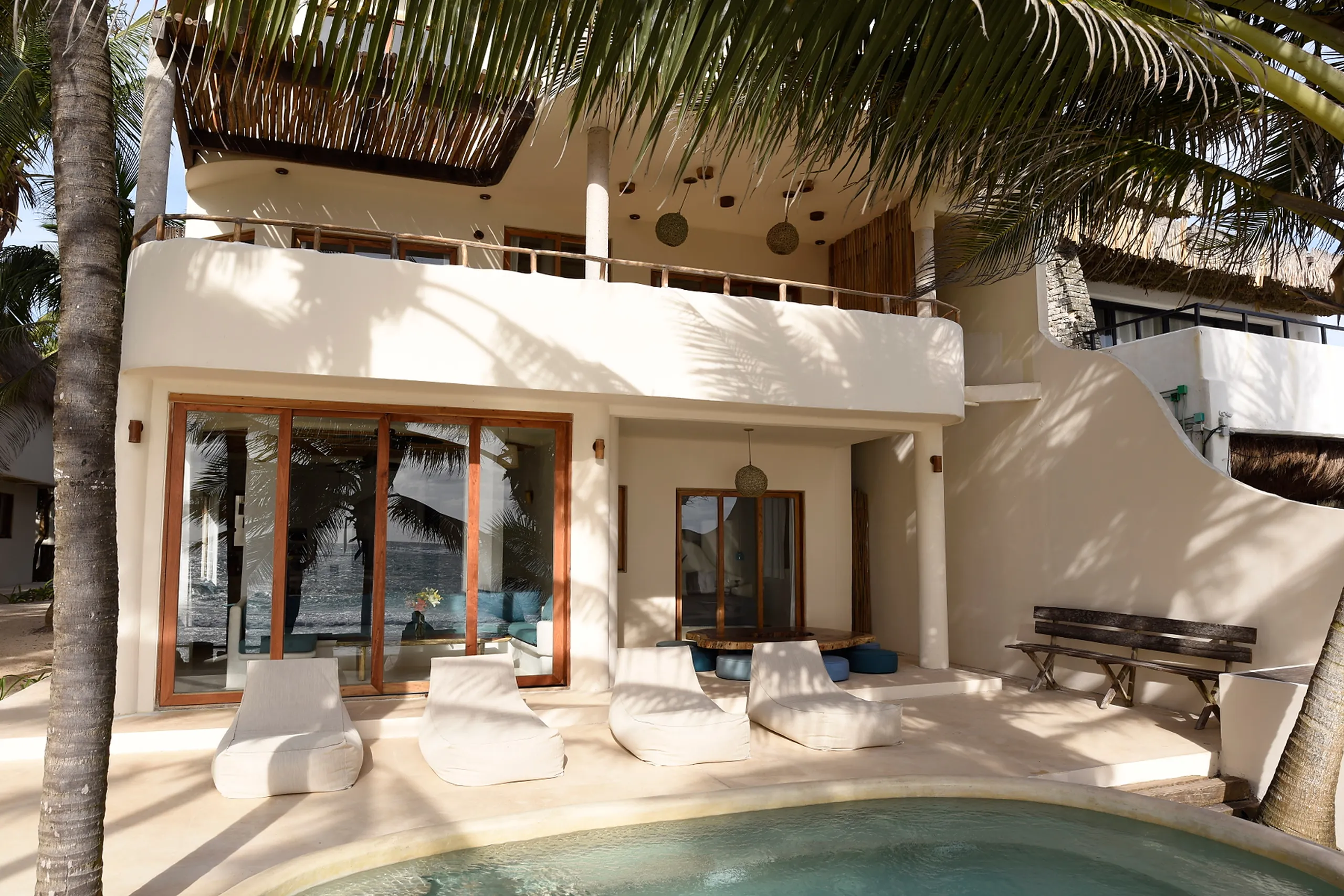Grand Beachfront Villa in Tulum with Pool & Ocean Views — photograph 9