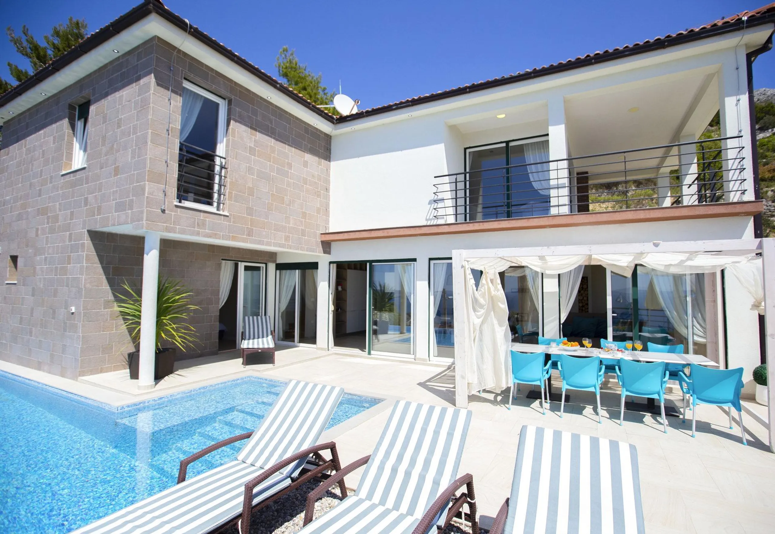 Relaxing Mediterranean Villa with Private Pool and Sea Views — photograph 2