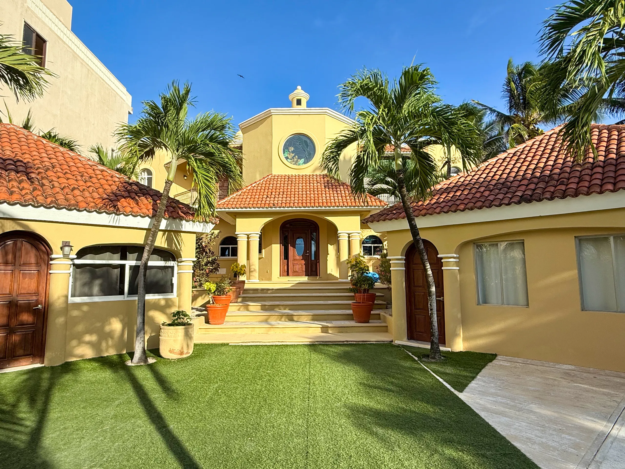 Splendid 8-Bedroom Beachfront Villa in Tankah, Tulum with Ocean Views & Cenote Access in Tankah Bay